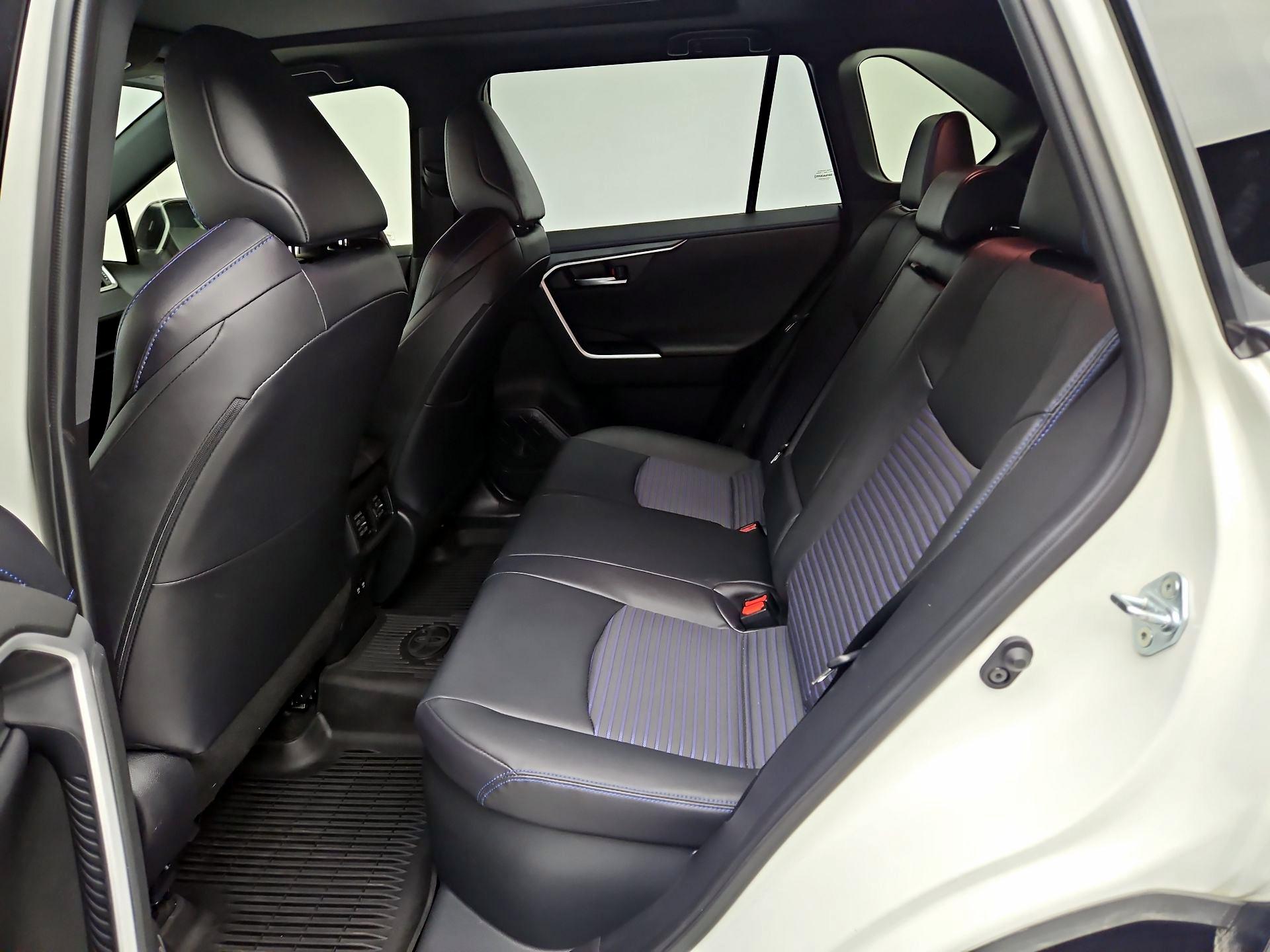 Thumbnail: 2020 Toyota RAV4 - 20