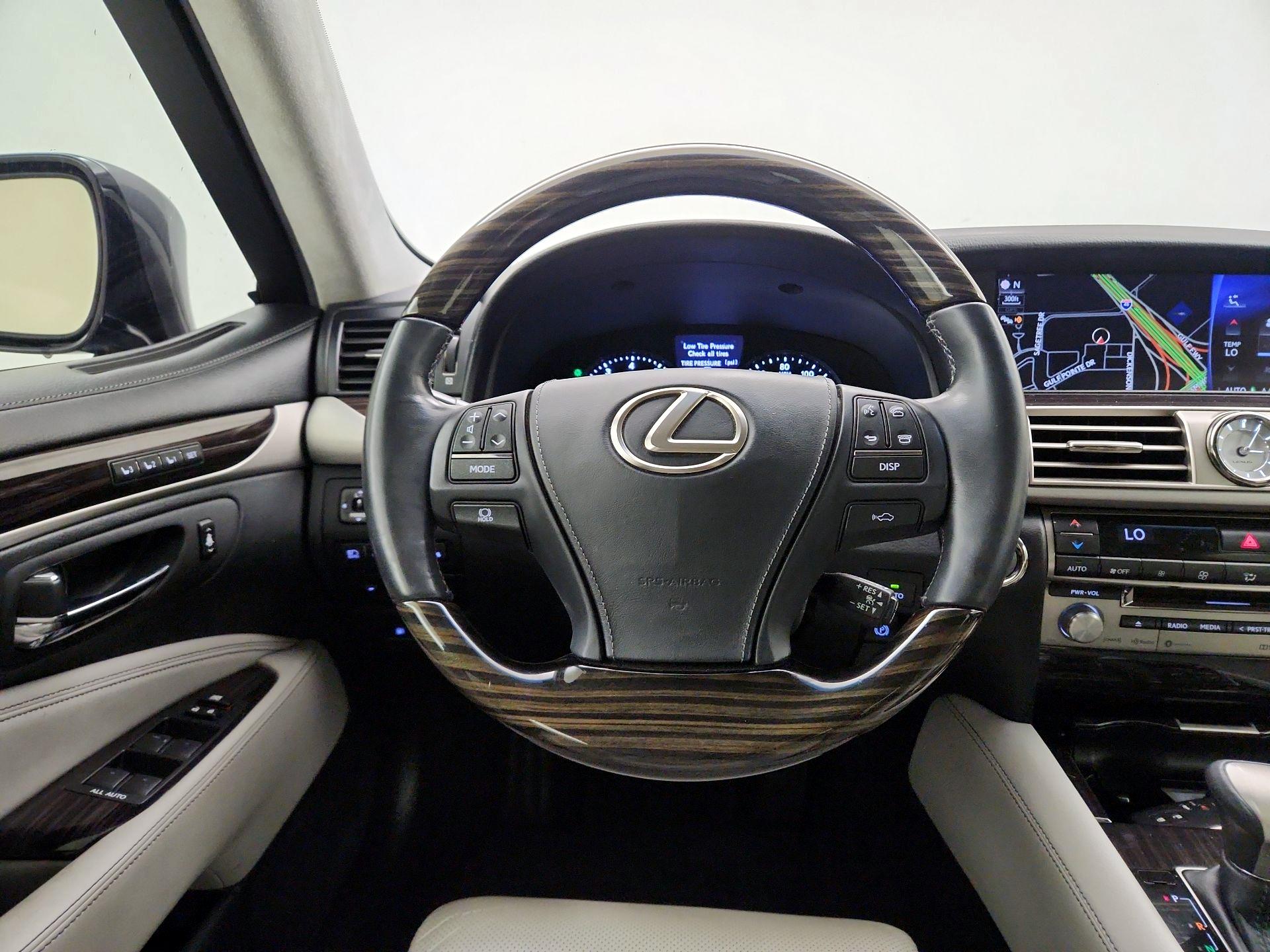 Thumbnail: 2017 Lexus LS - 10