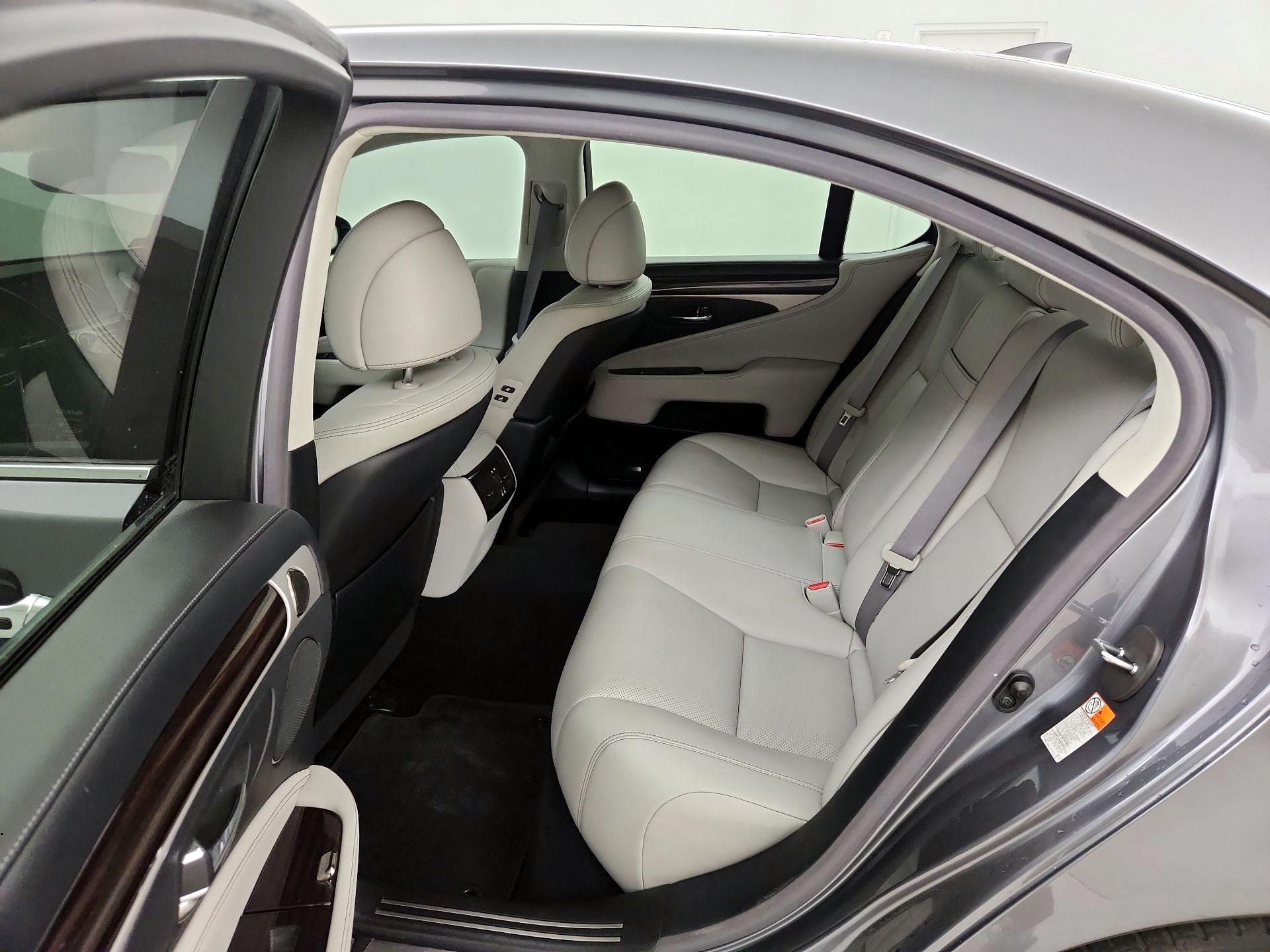 Thumbnail: 2017 Lexus LS - 20