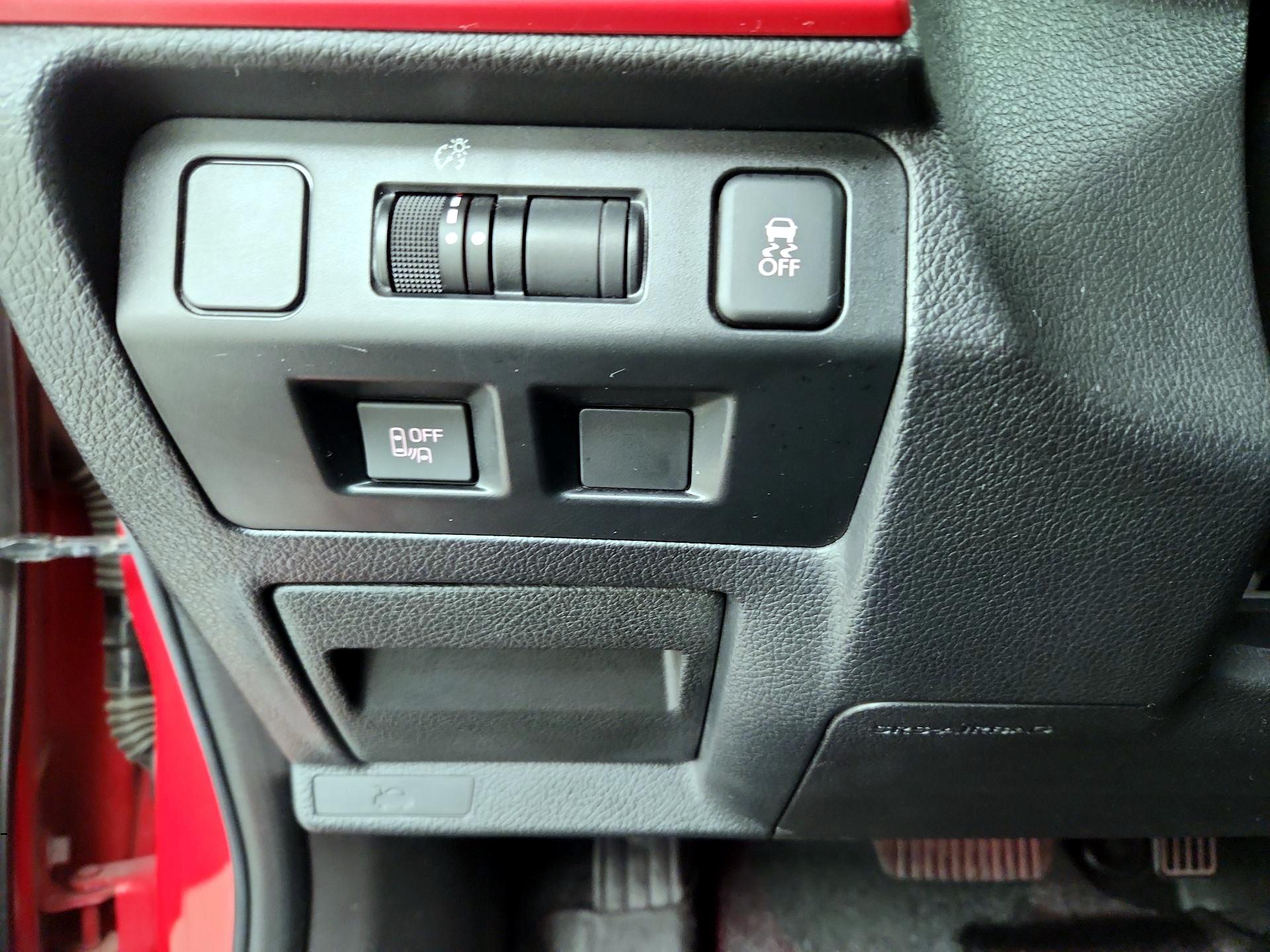 Thumbnail: 2016 Subaru XV Crosstrek - 13