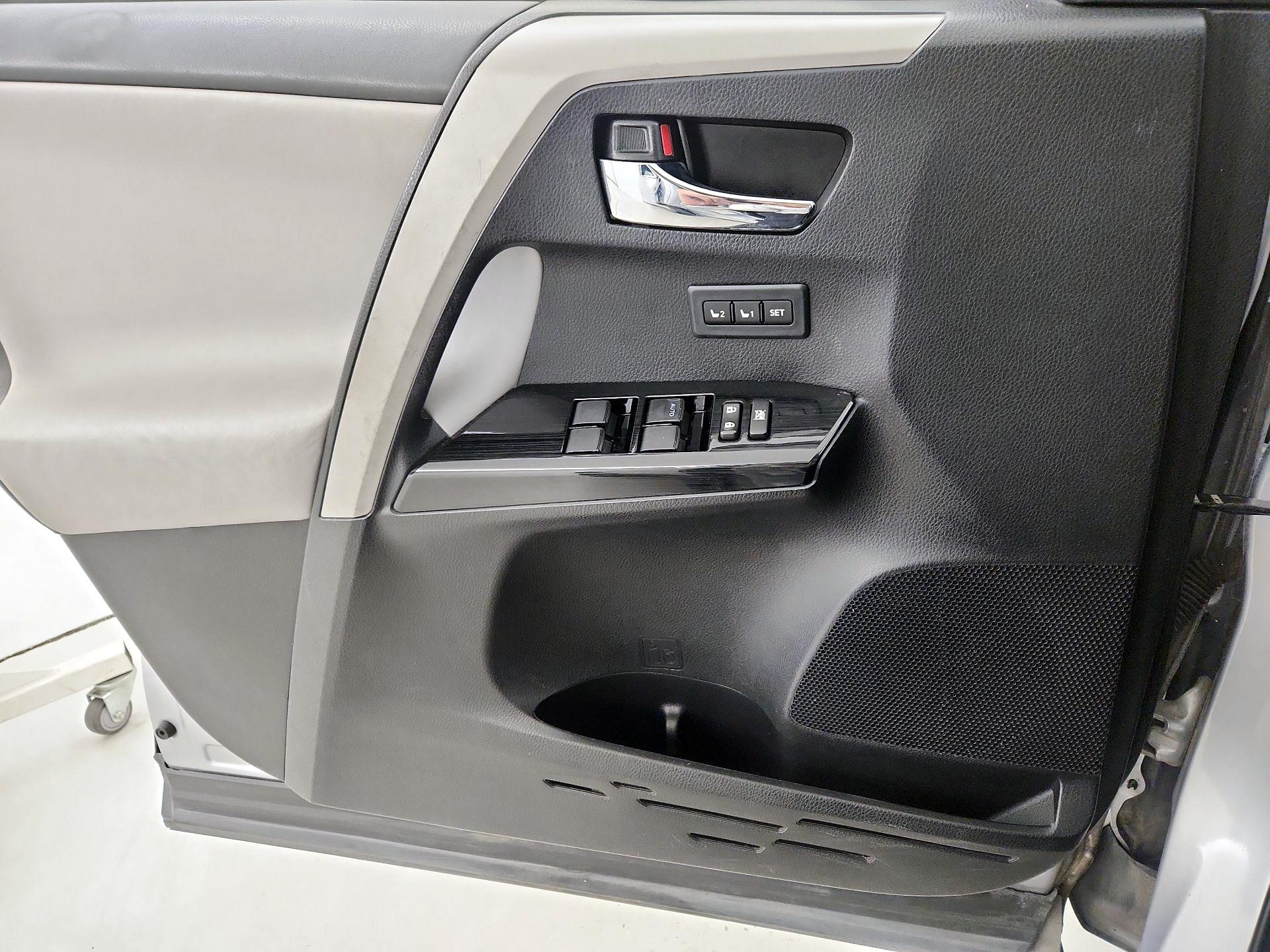 Thumbnail: 2017 Toyota RAV4 - 12