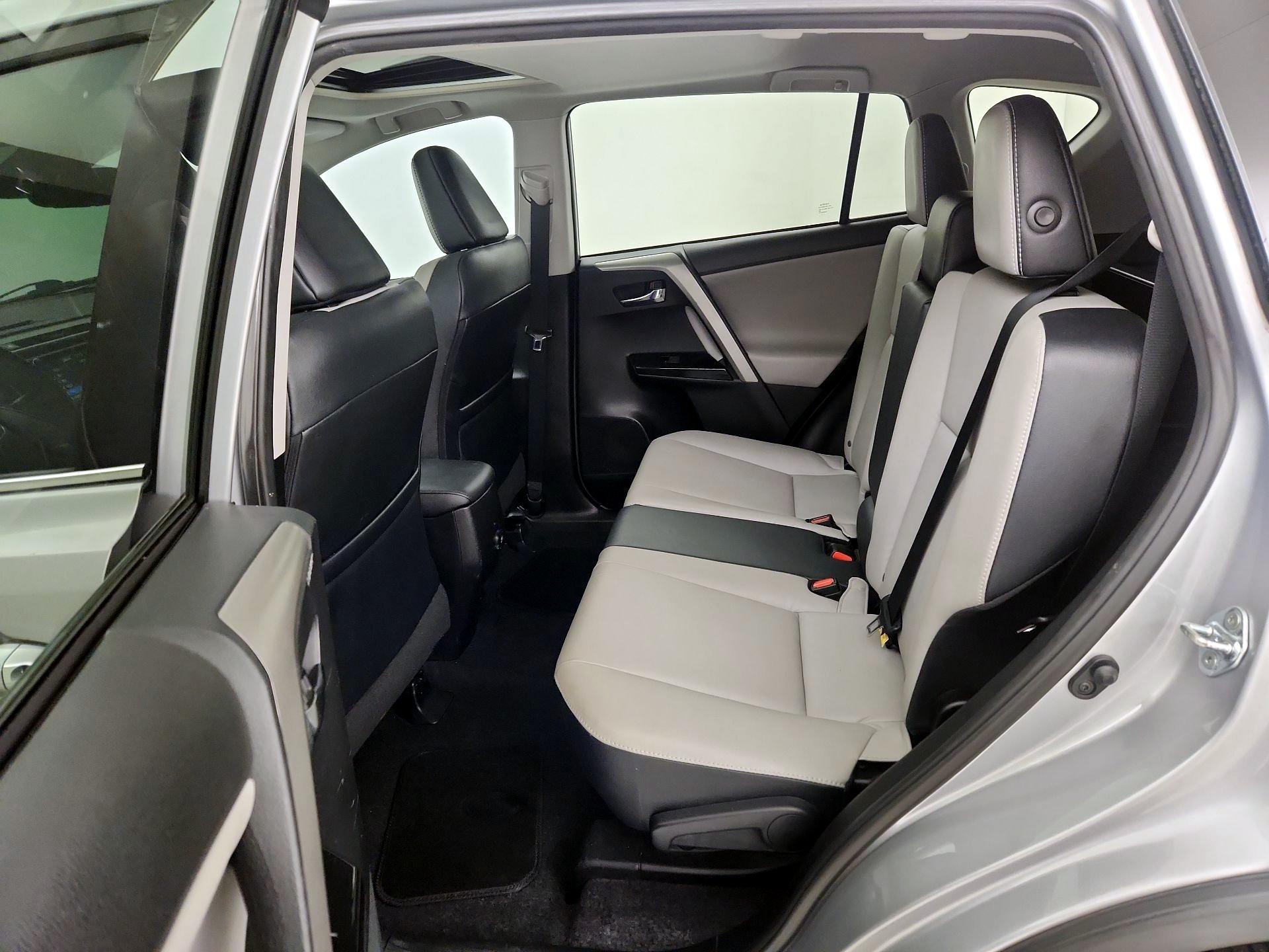 Thumbnail: 2017 Toyota RAV4 - 20