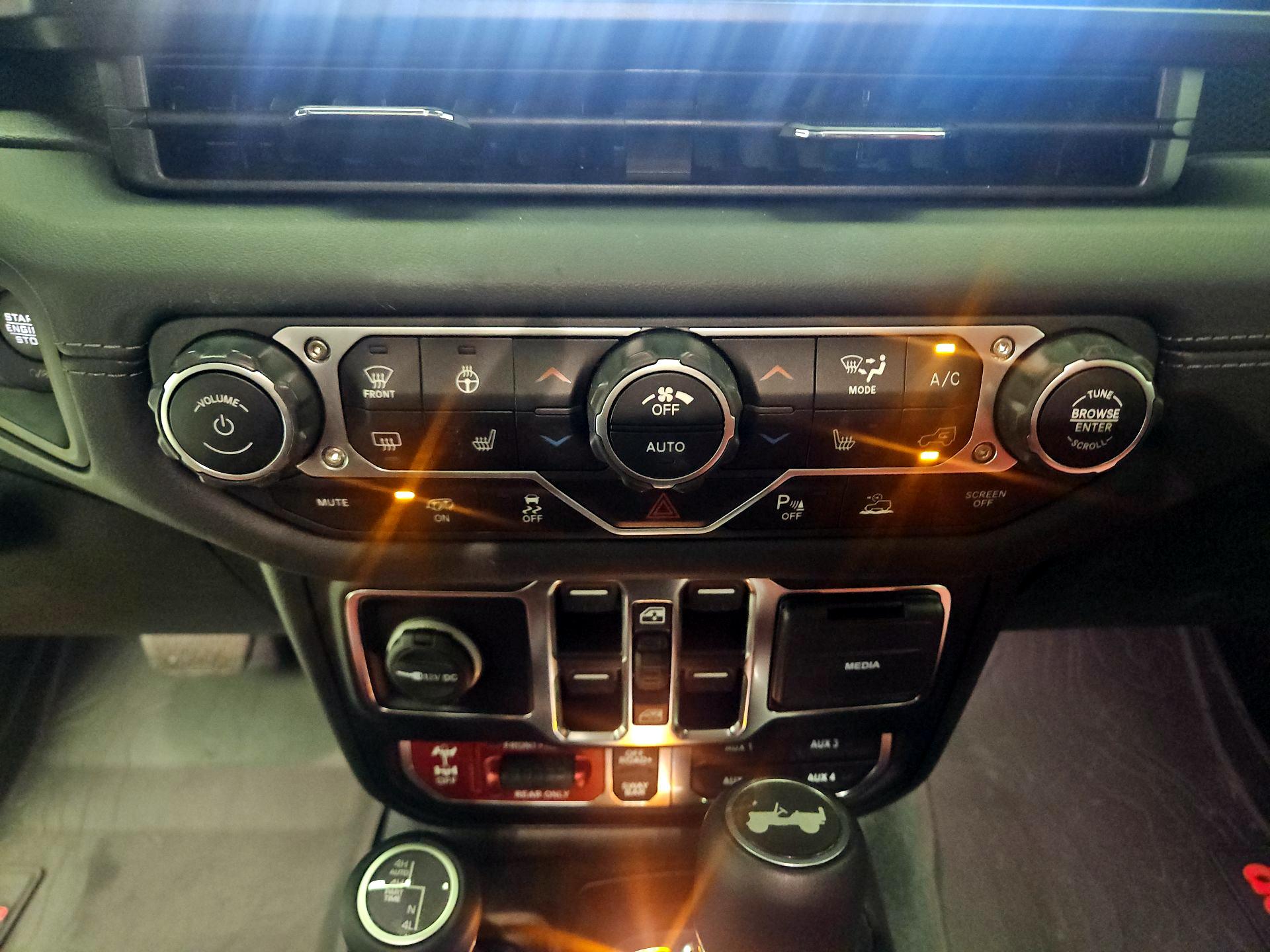 Thumbnail: 2024 Jeep Wrangler - 16