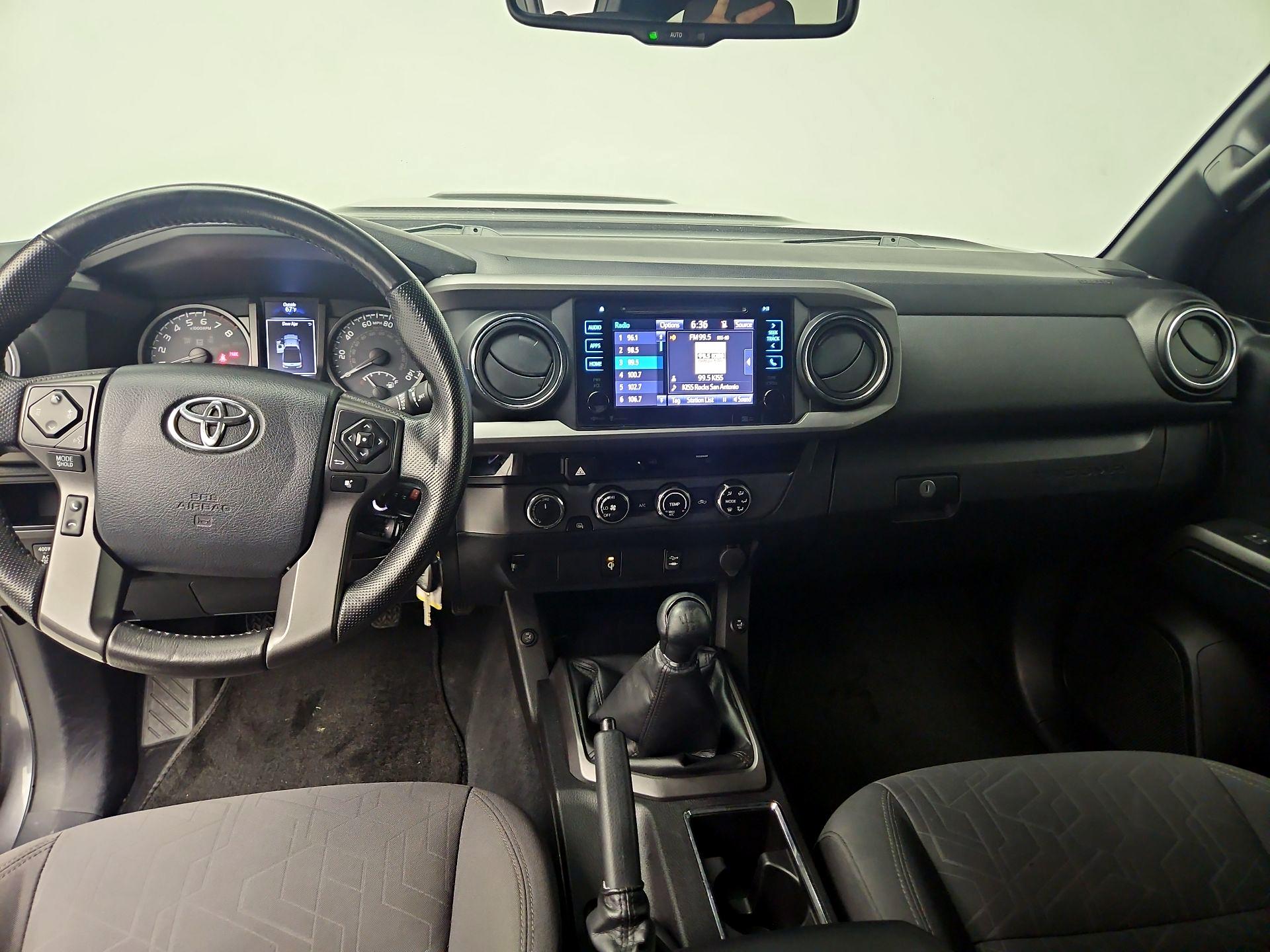 Thumbnail: 2016 Toyota Tacoma - 9