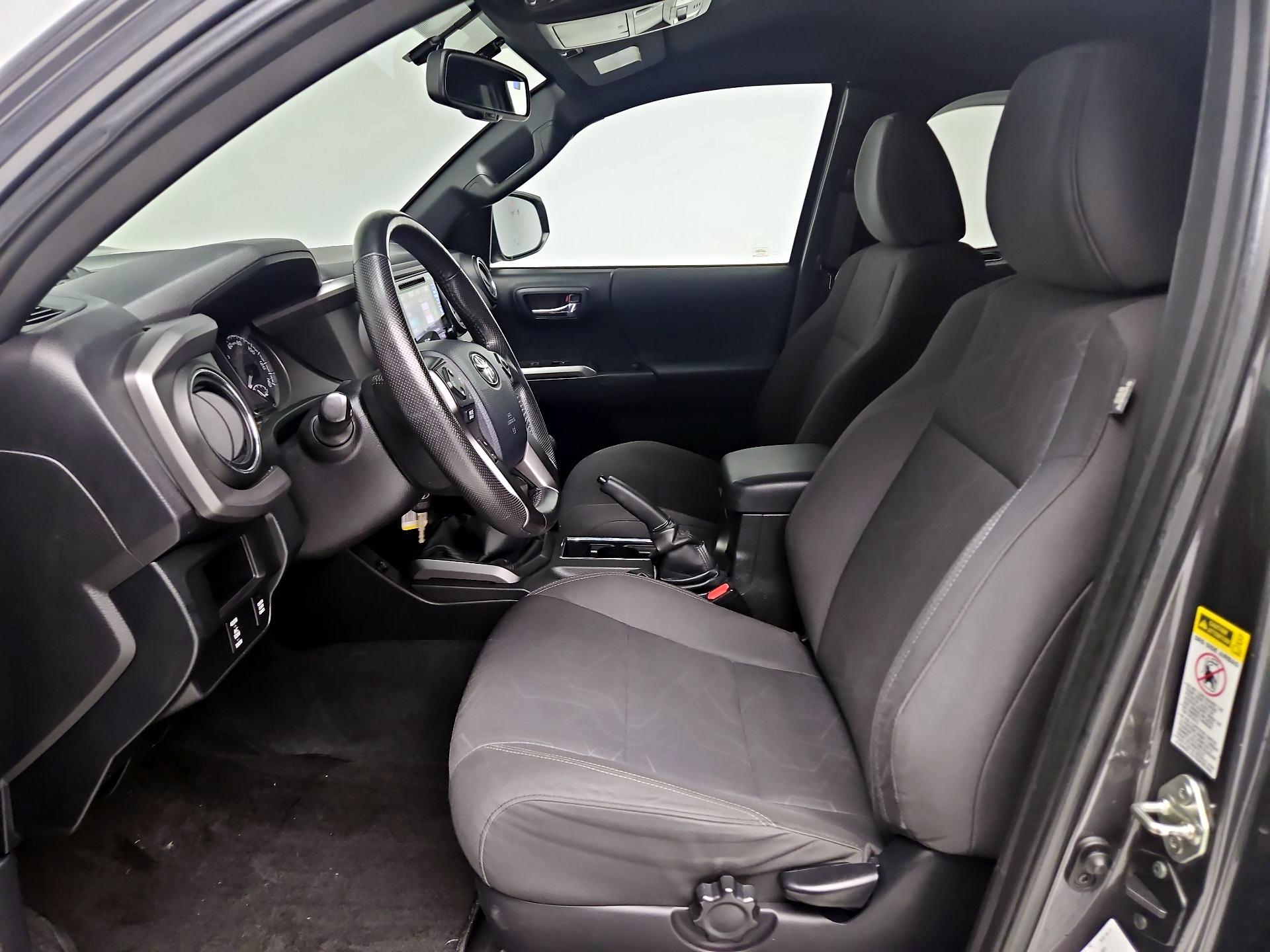 Thumbnail: 2016 Toyota Tacoma - 11