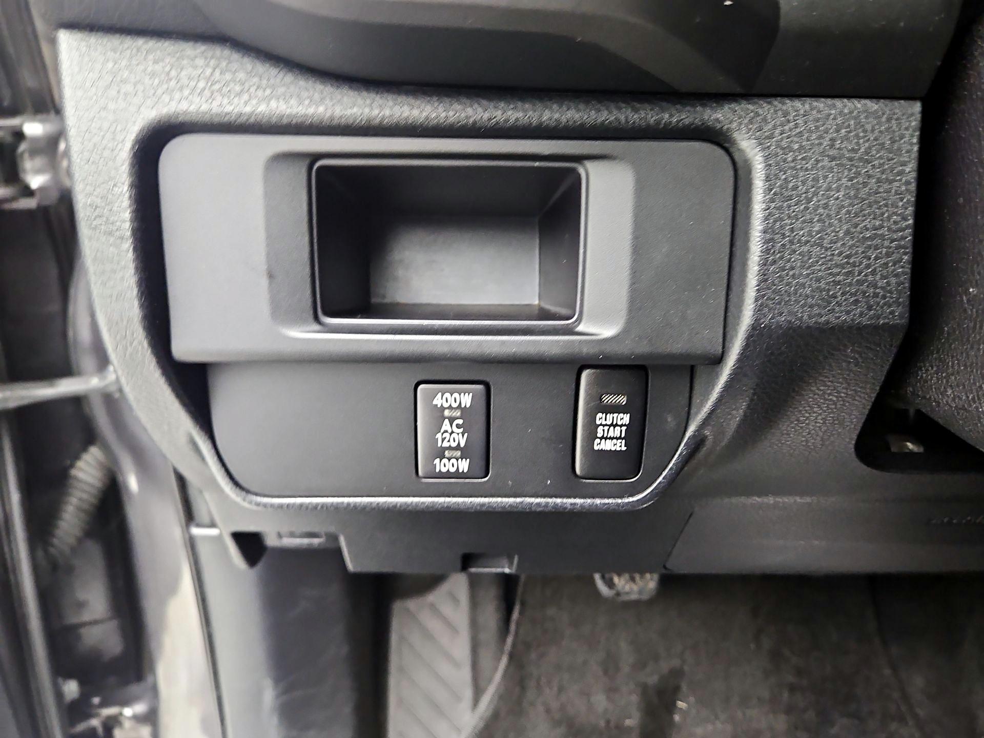 Thumbnail: 2016 Toyota Tacoma - 13