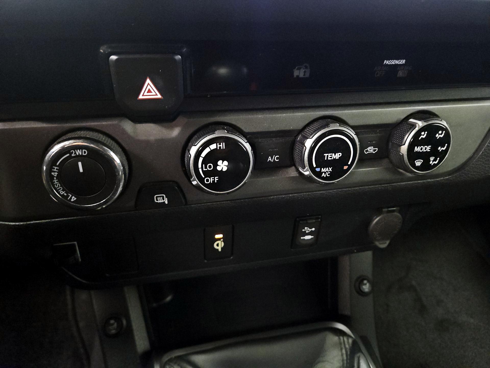 Thumbnail: 2016 Toyota Tacoma - 17