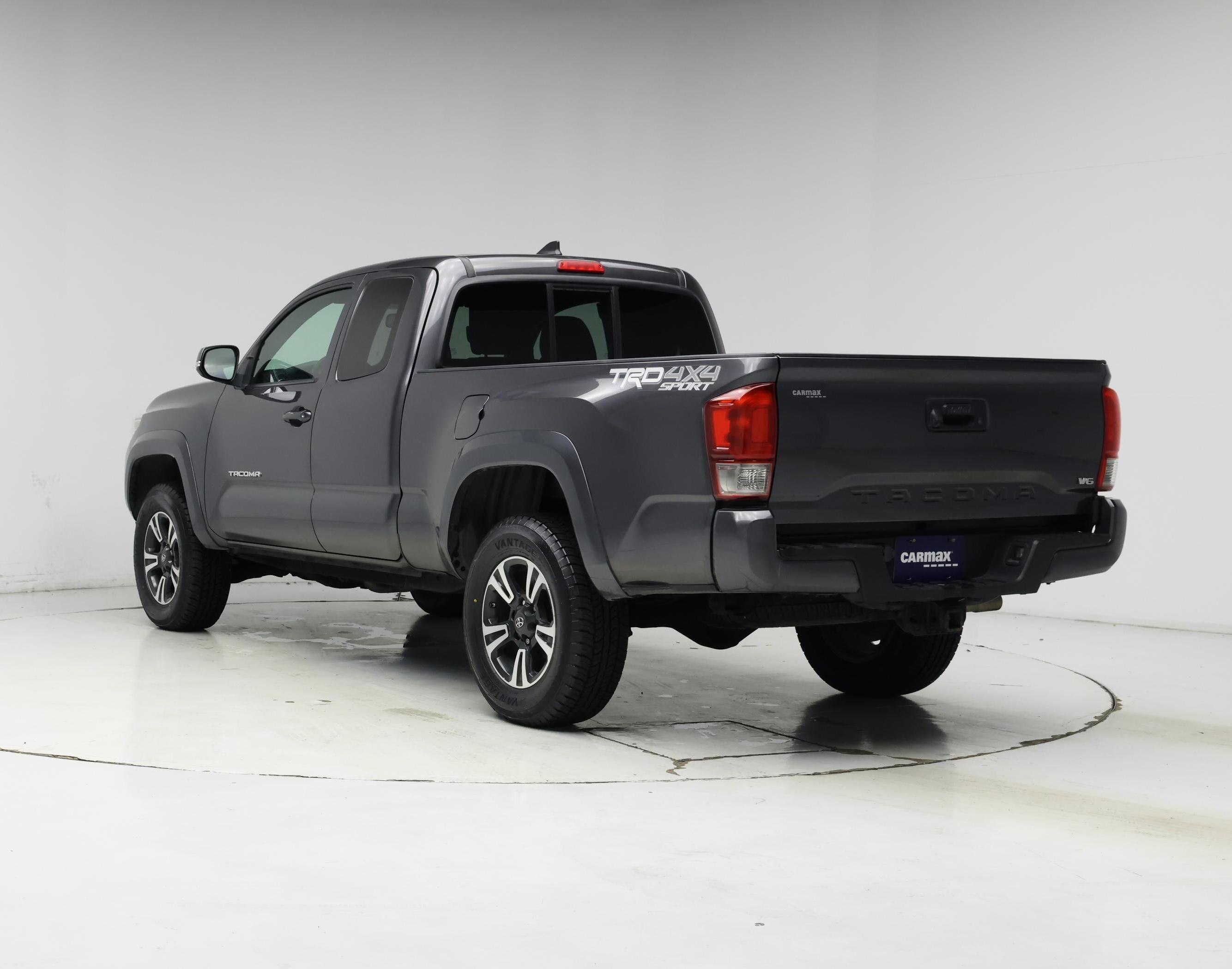 Thumbnail: 2016 Toyota Tacoma - 2