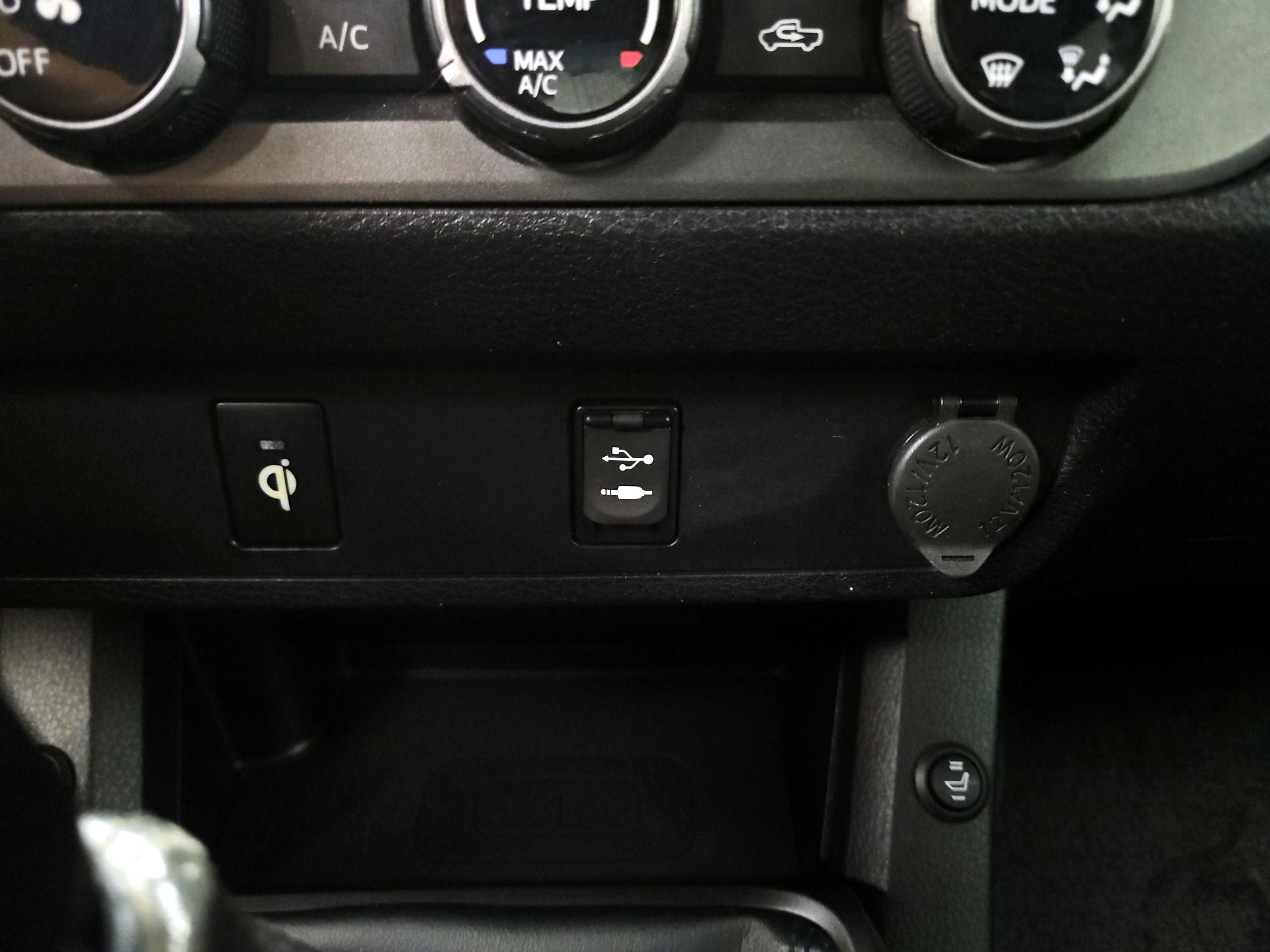 Thumbnail: 2016 Toyota Tacoma - 19