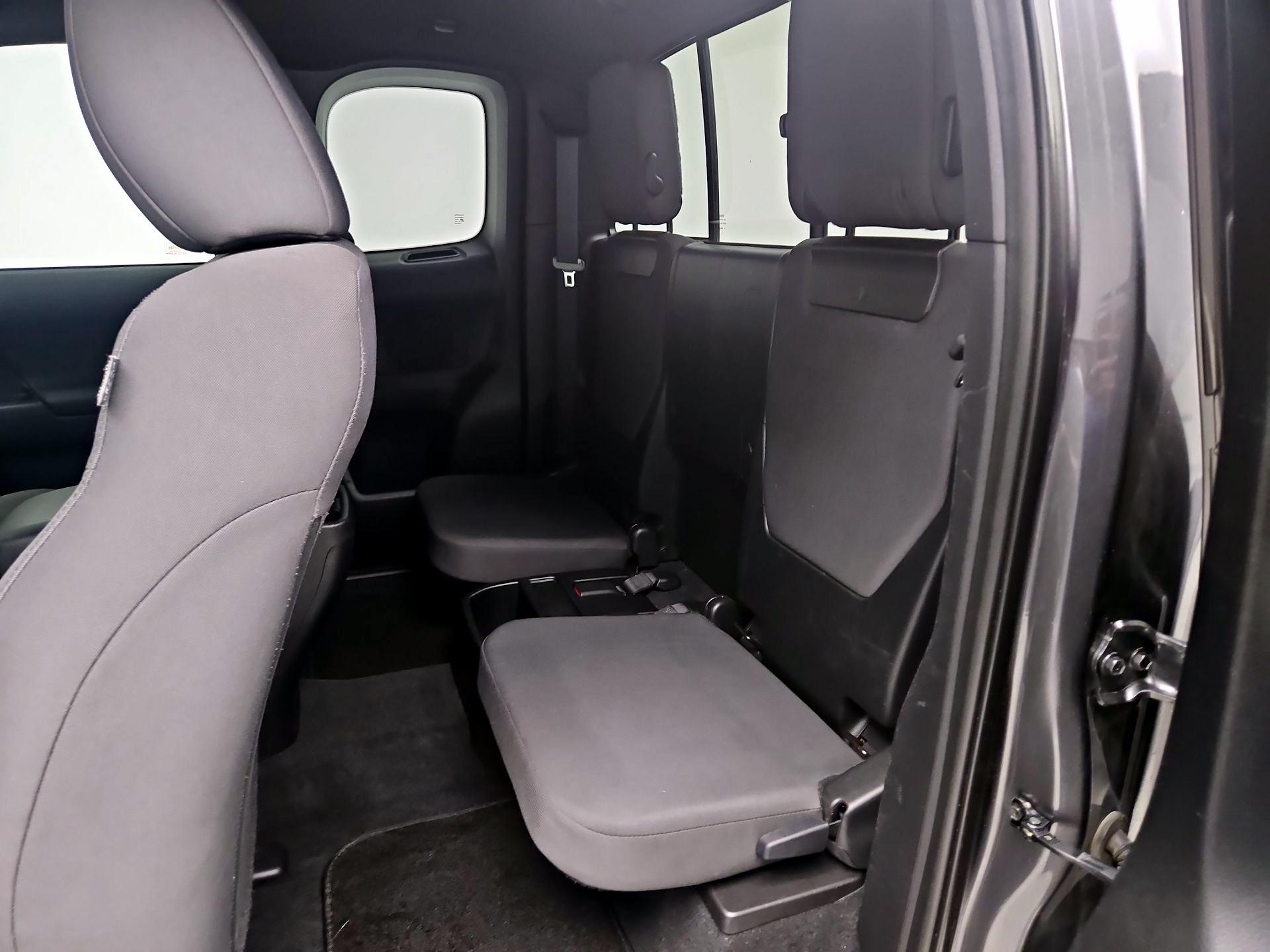 Thumbnail: 2016 Toyota Tacoma - 20