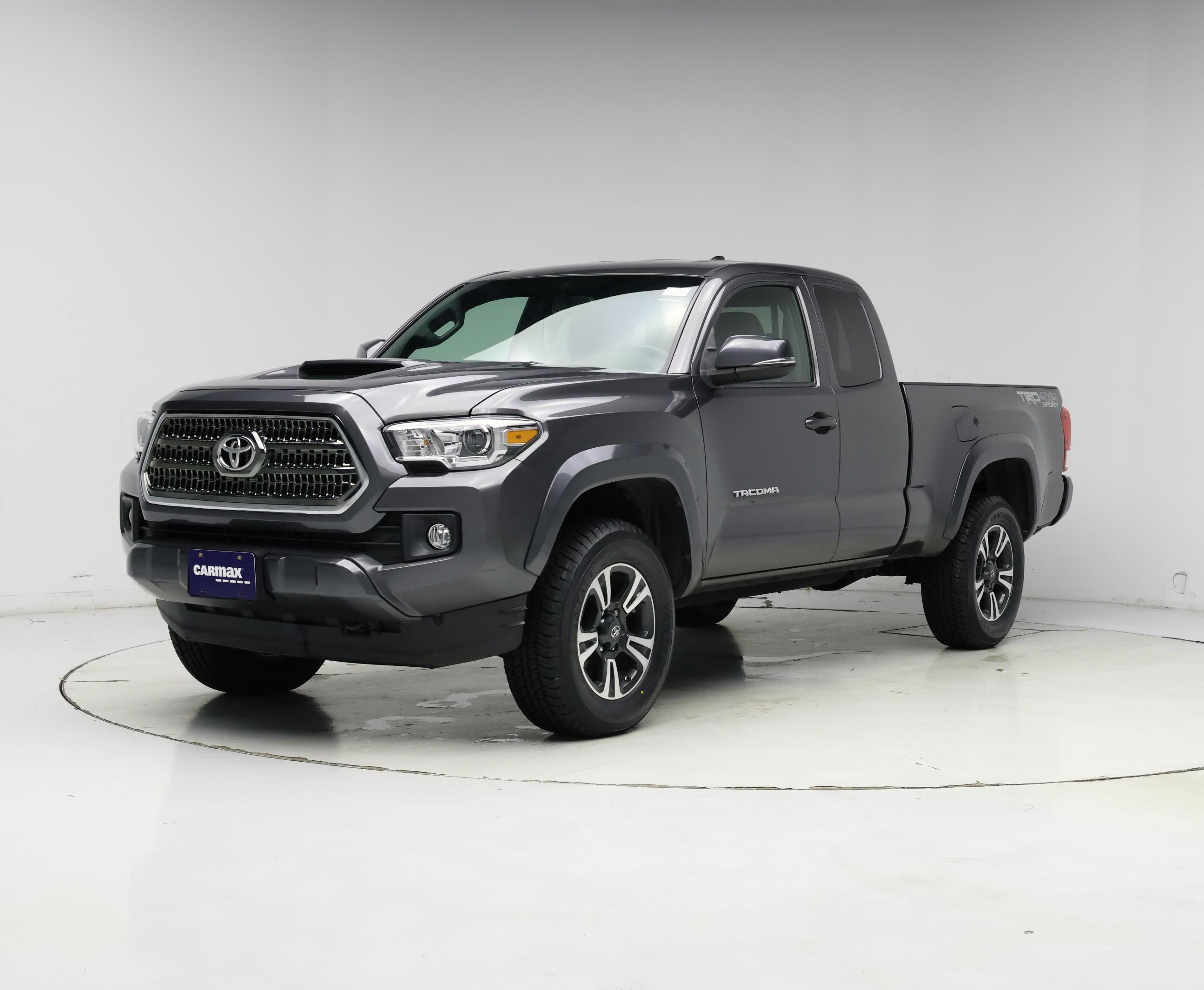 Thumbnail: 2016 Toyota Tacoma - 4