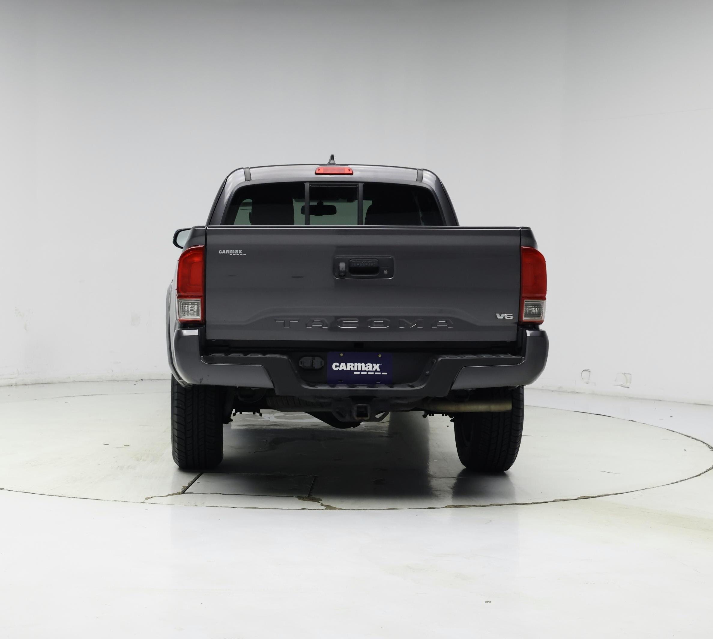 Thumbnail: 2016 Toyota Tacoma - 6