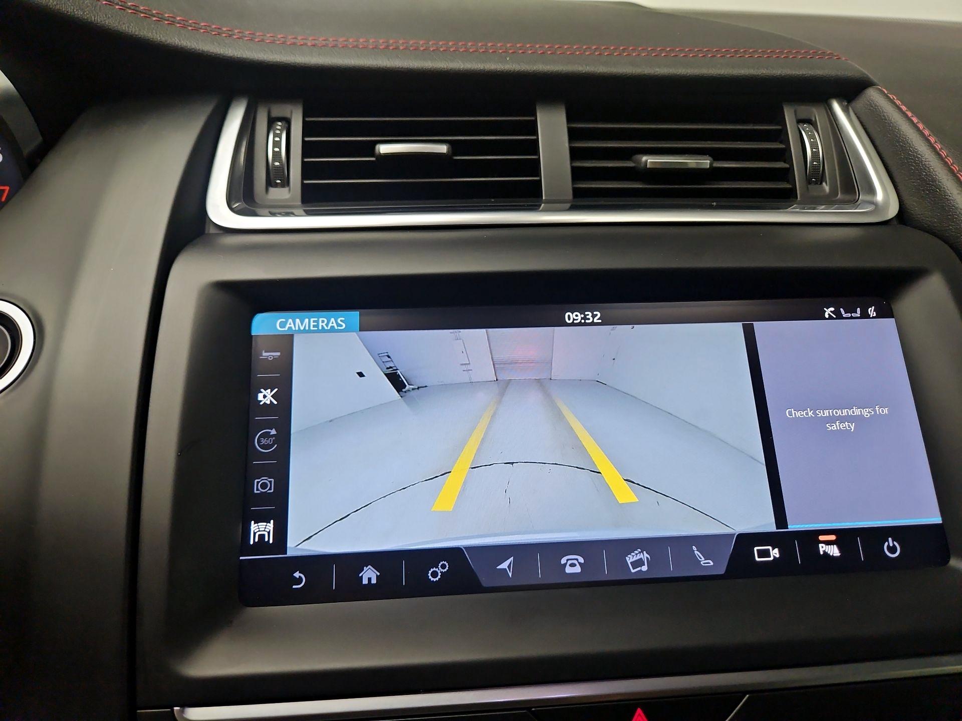 Thumbnail: 2020 Jaguar E-Pace - 14