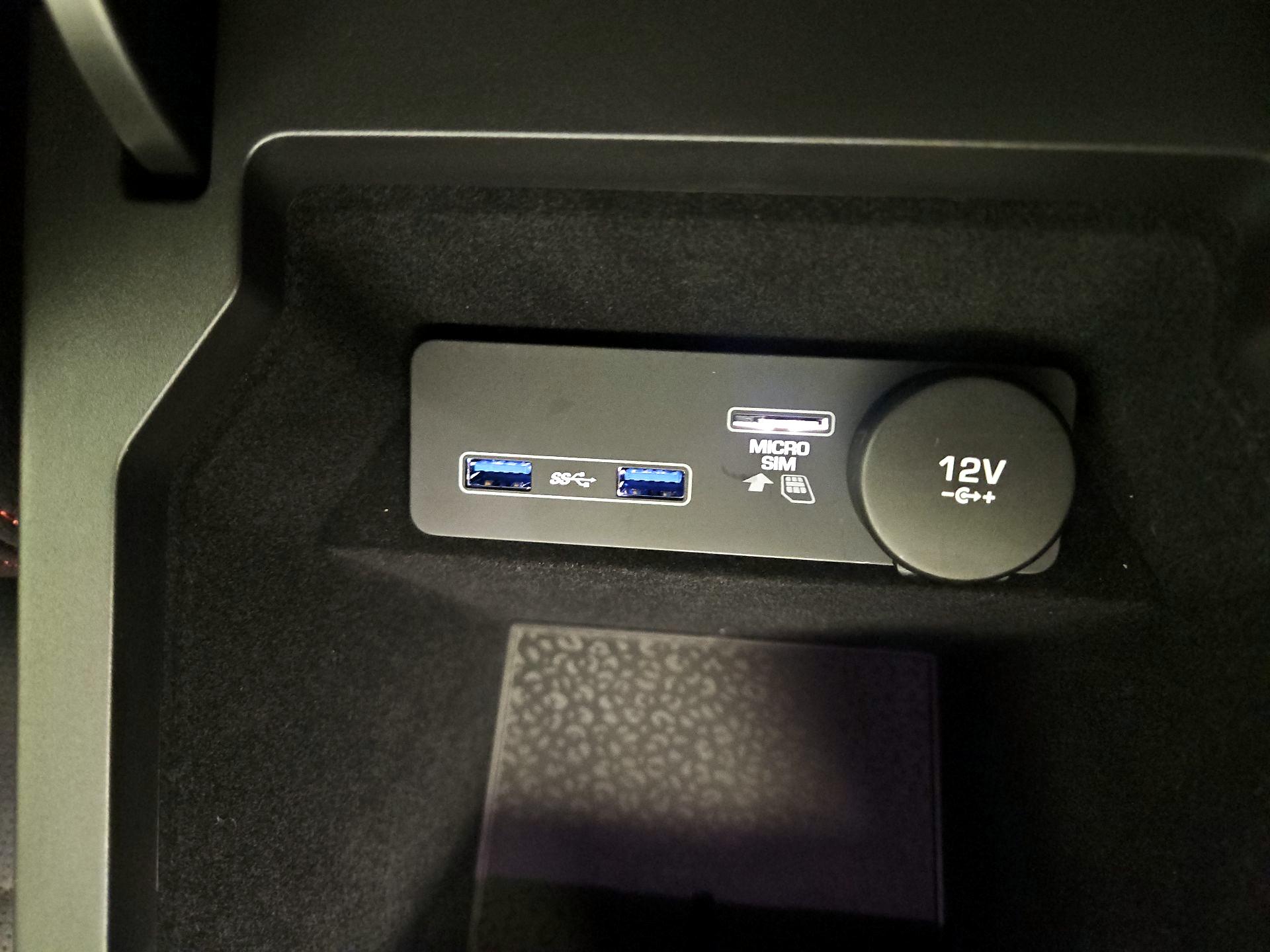 Thumbnail: 2020 Jaguar E-Pace - 18