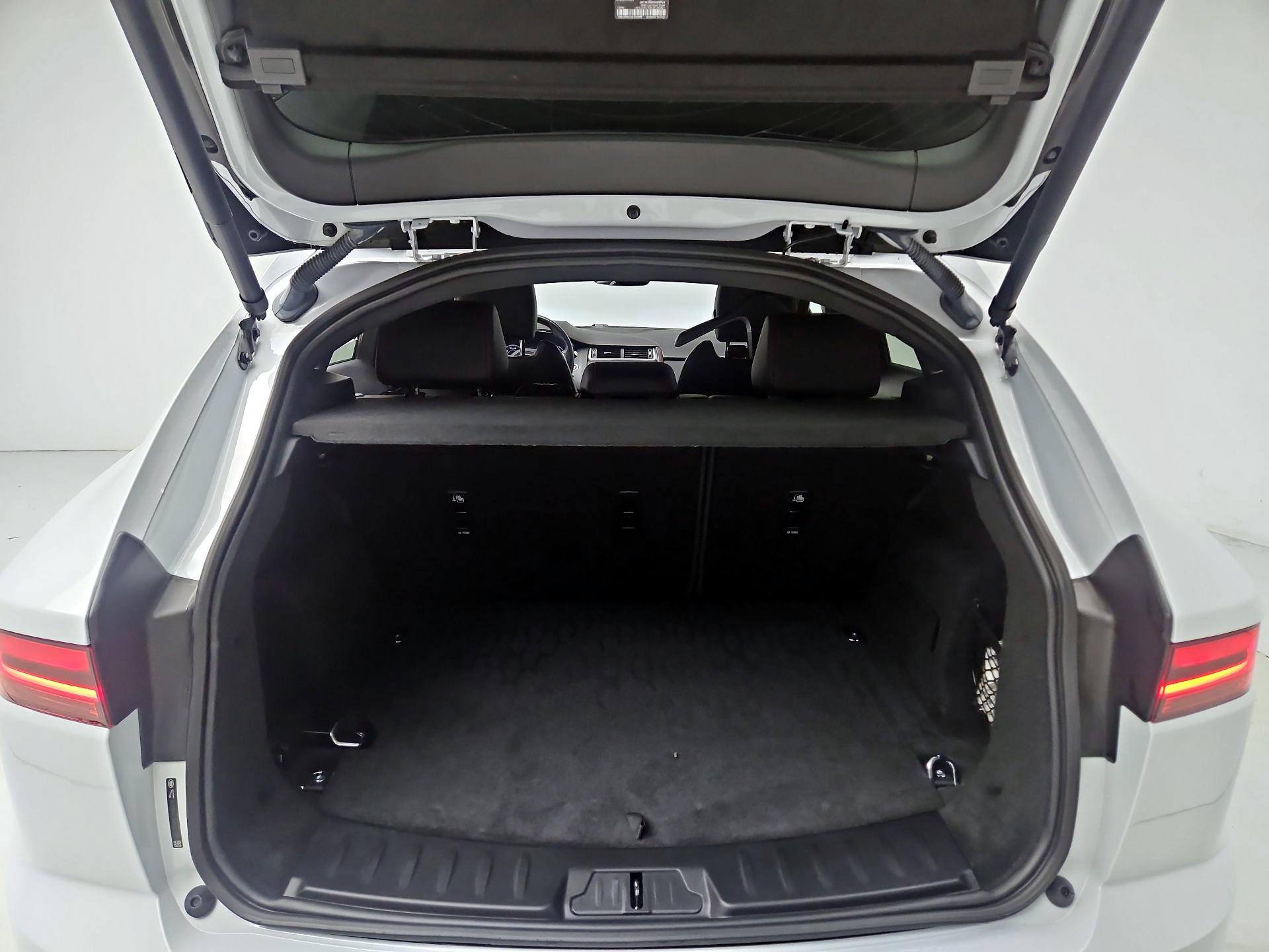 Thumbnail: 2020 Jaguar E-Pace - 20