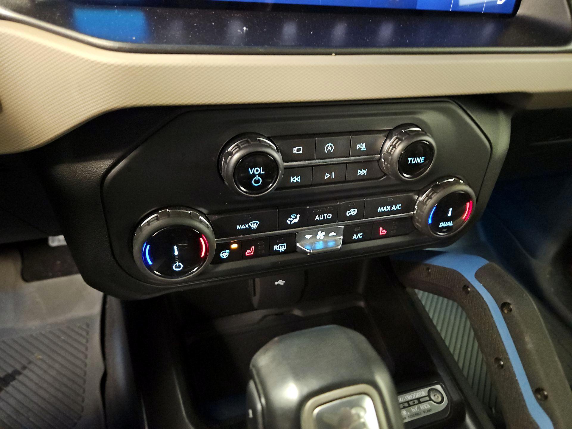 Thumbnail: 2022 Ford Bronco - 17