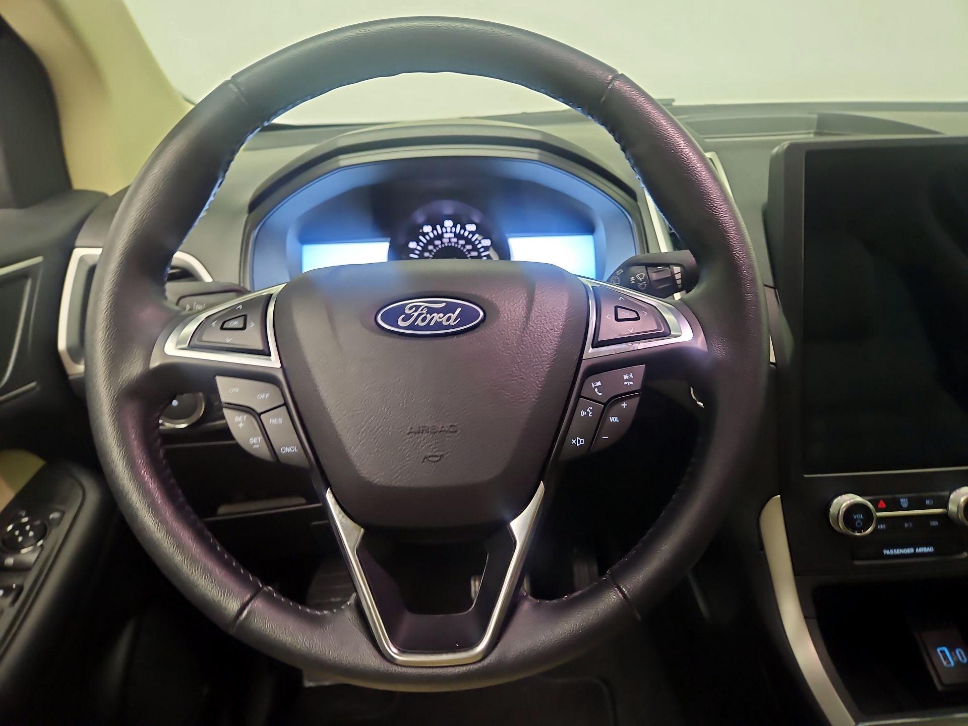 Thumbnail: 2022 Ford Edge - 10