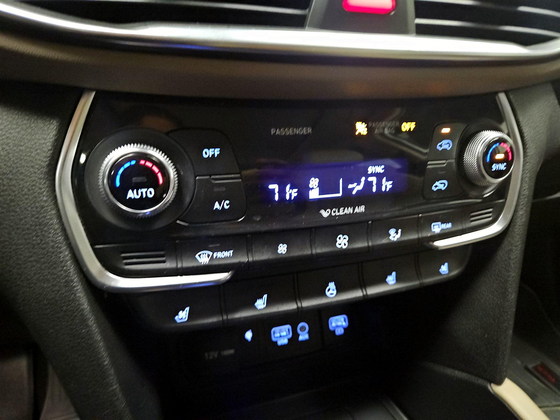 Thumbnail: 2019 Hyundai Santa Fe - 17