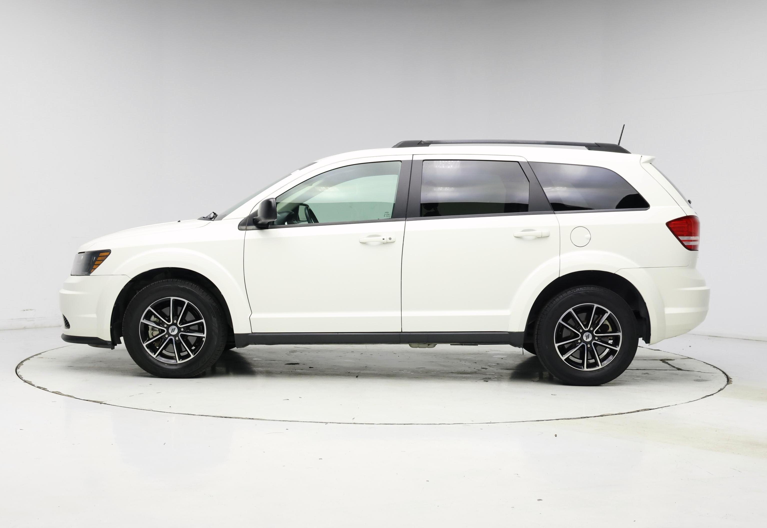 Thumbnail: 2018 Dodge Journey - 3