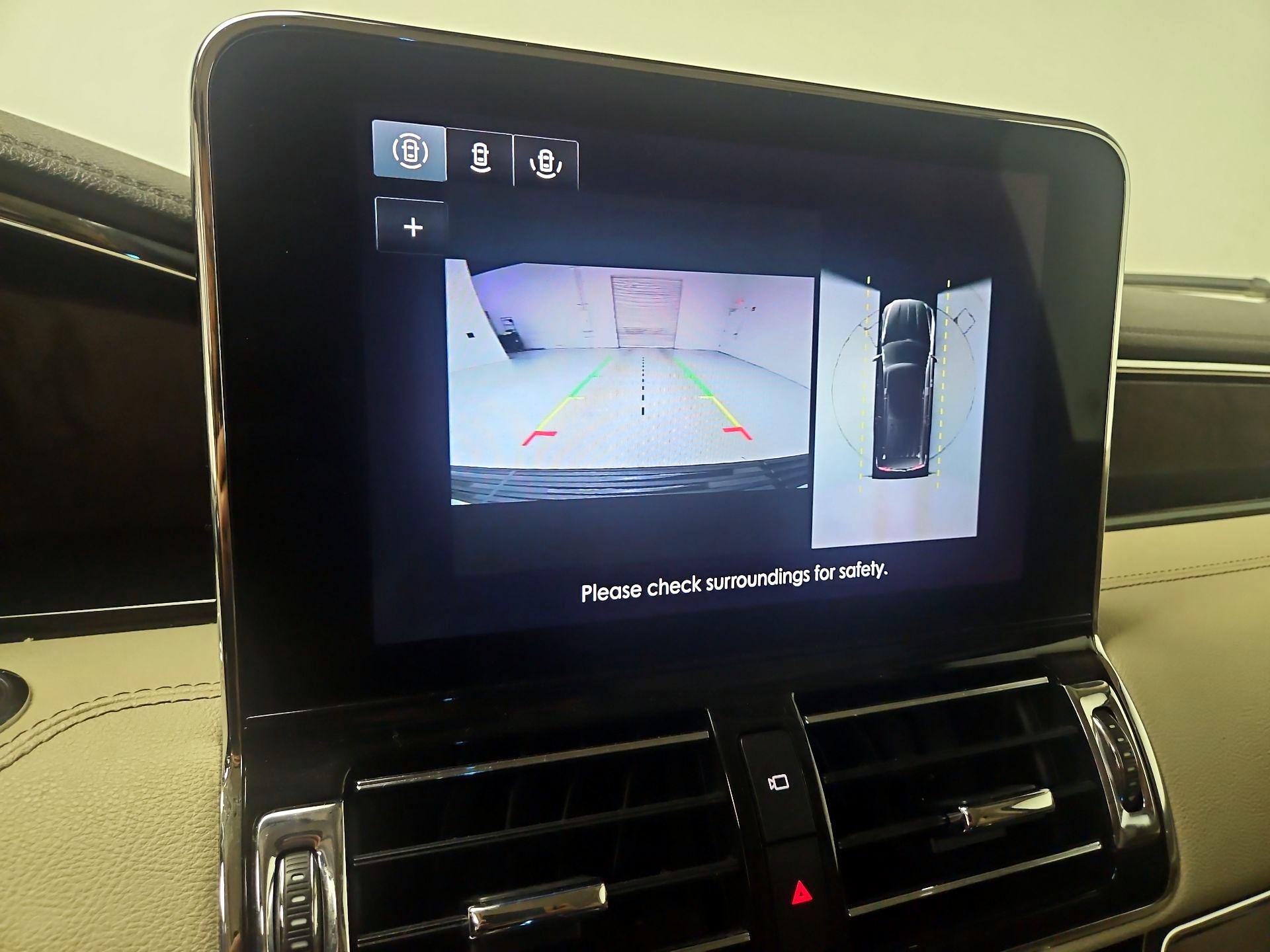 Thumbnail: 2021 Lincoln Navigator L - 15