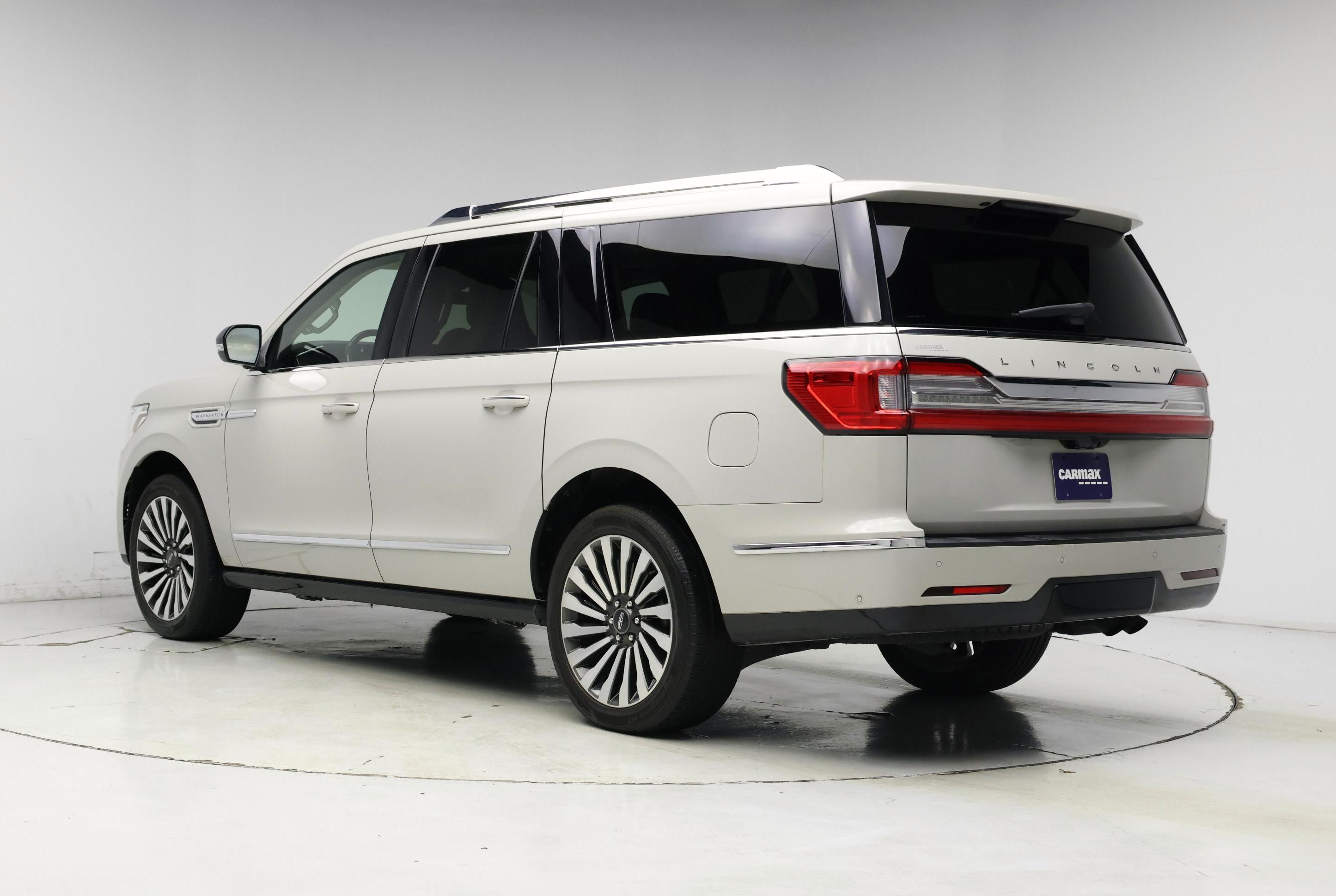 Thumbnail: 2021 Lincoln Navigator L - 2