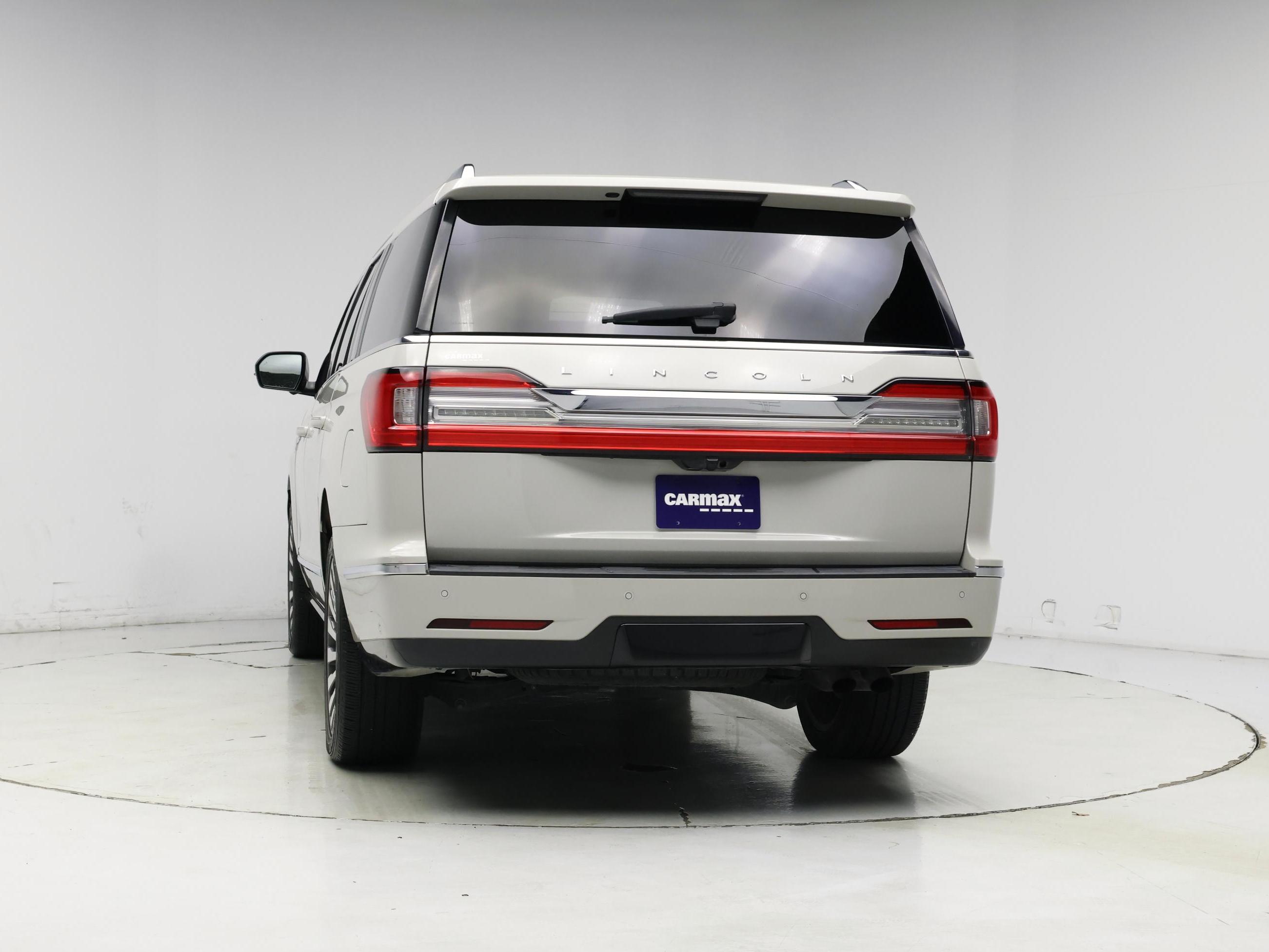 Thumbnail: 2021 Lincoln Navigator L - 6