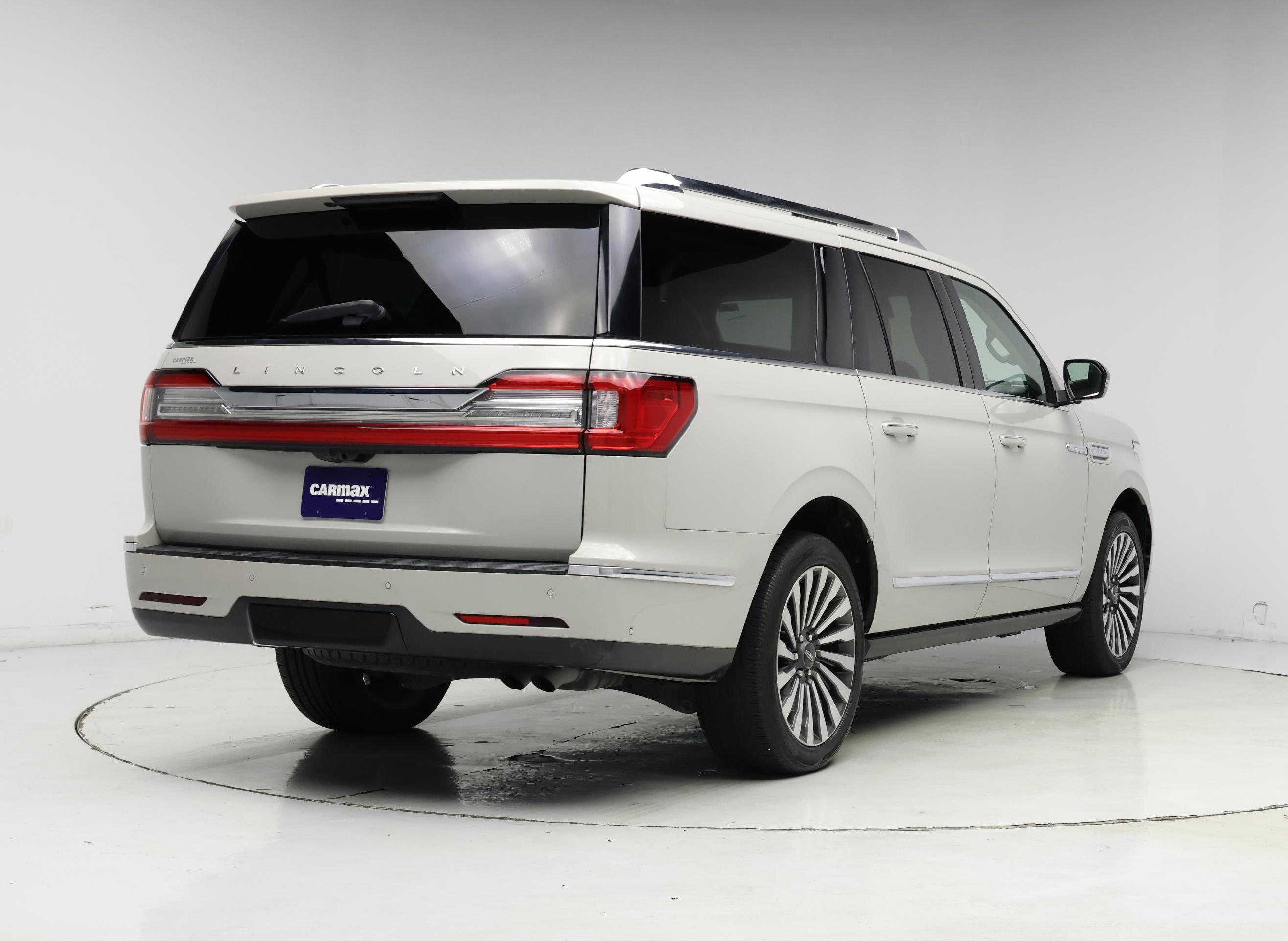 Thumbnail: 2021 Lincoln Navigator L - 8