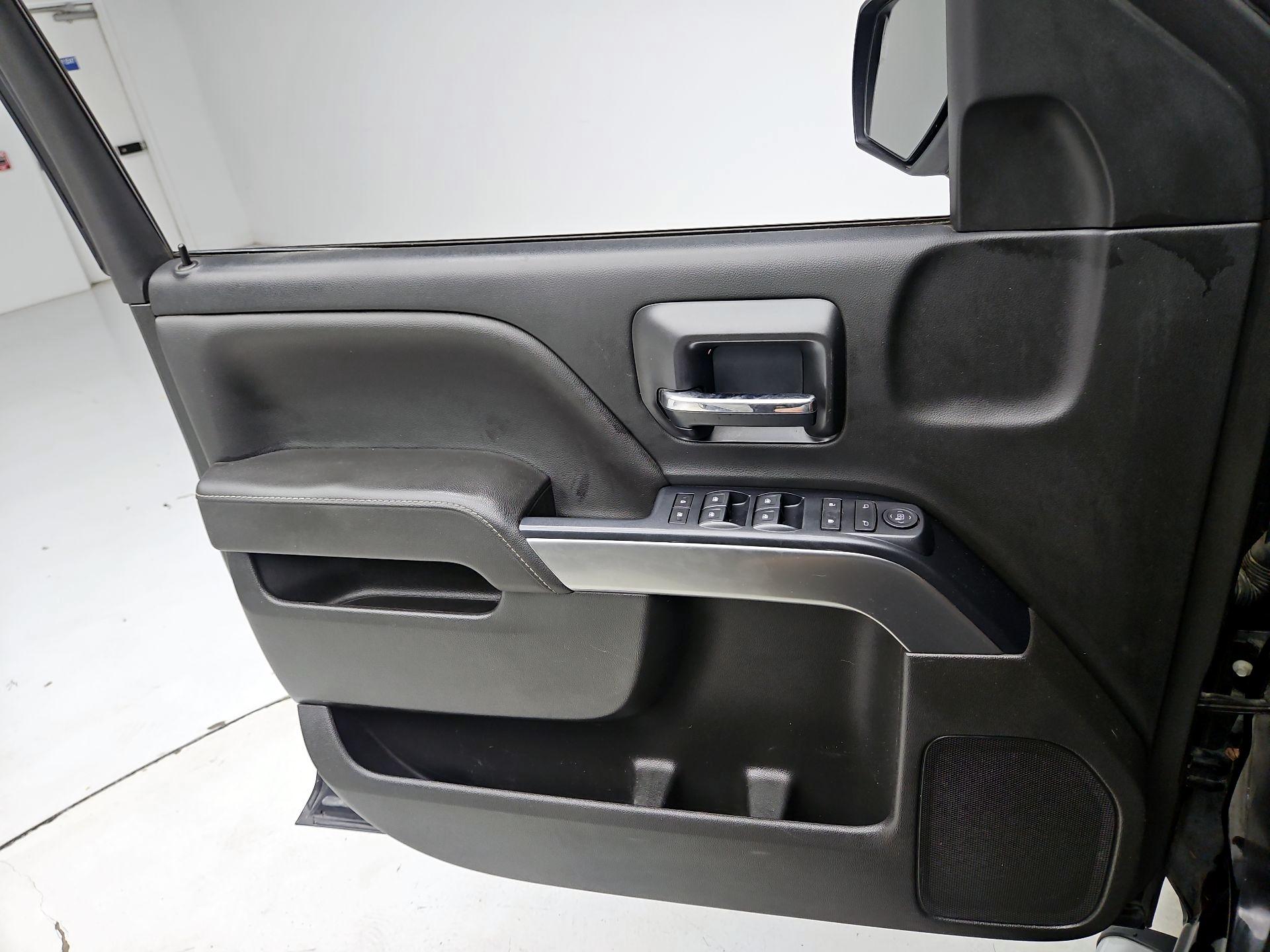 Thumbnail: 2017 Chevrolet Silverado 1500 - 12