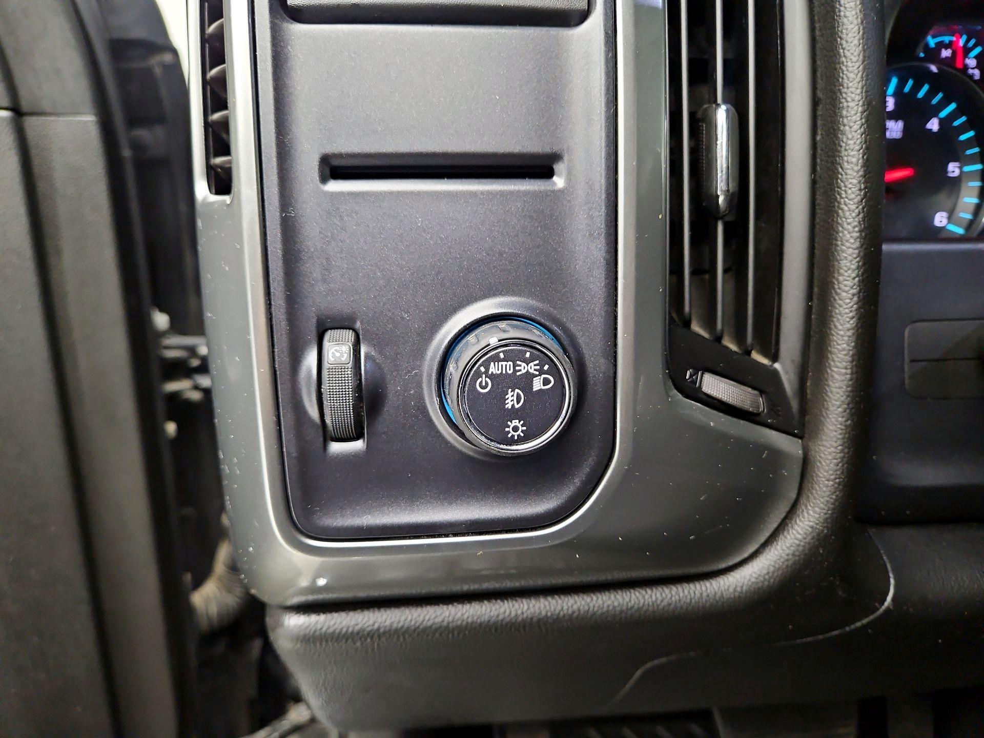 Thumbnail: 2017 Chevrolet Silverado 1500 - 13