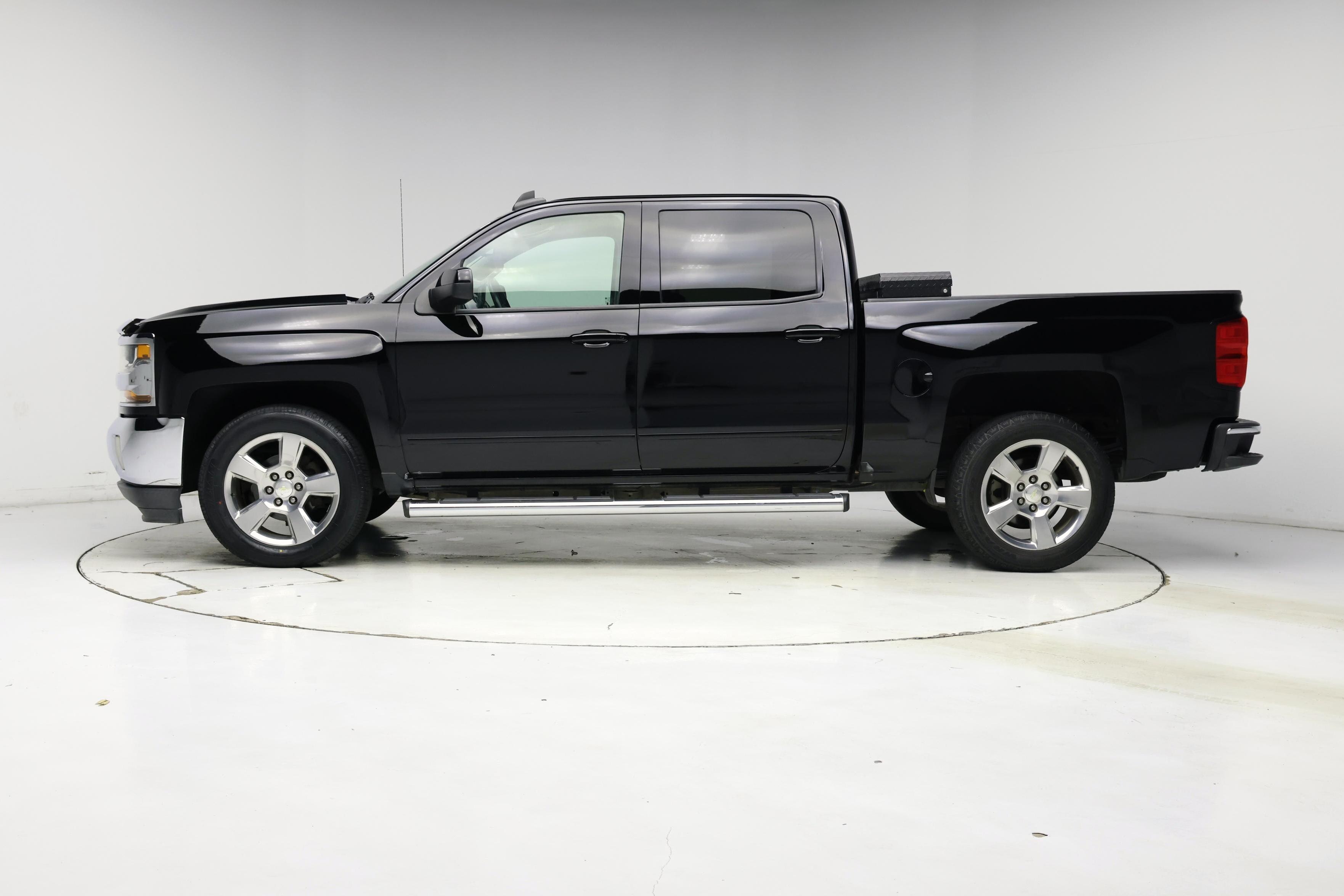 Thumbnail: 2017 Chevrolet Silverado 1500 - 3