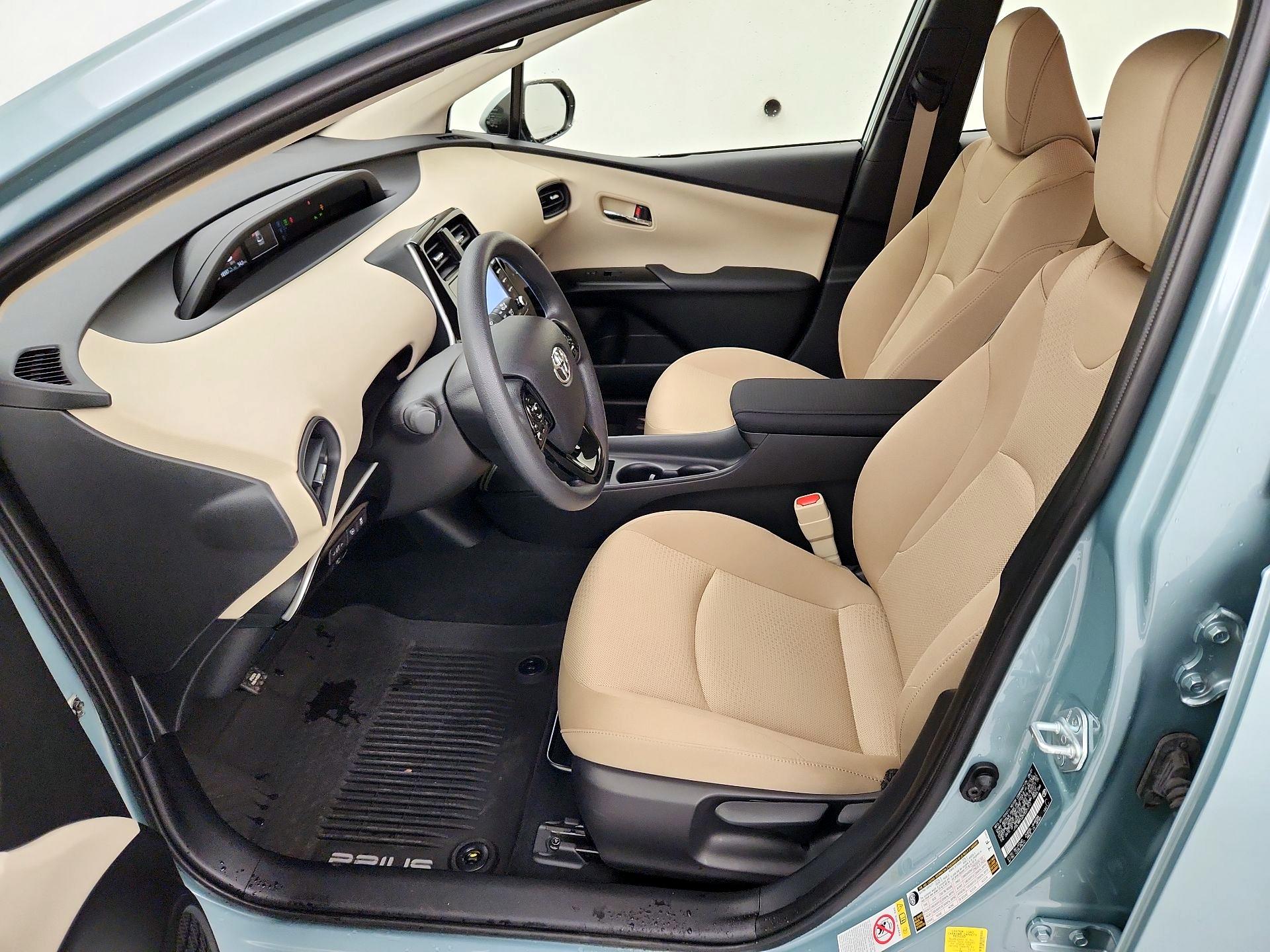 Thumbnail: 2021 Toyota Prius - 11