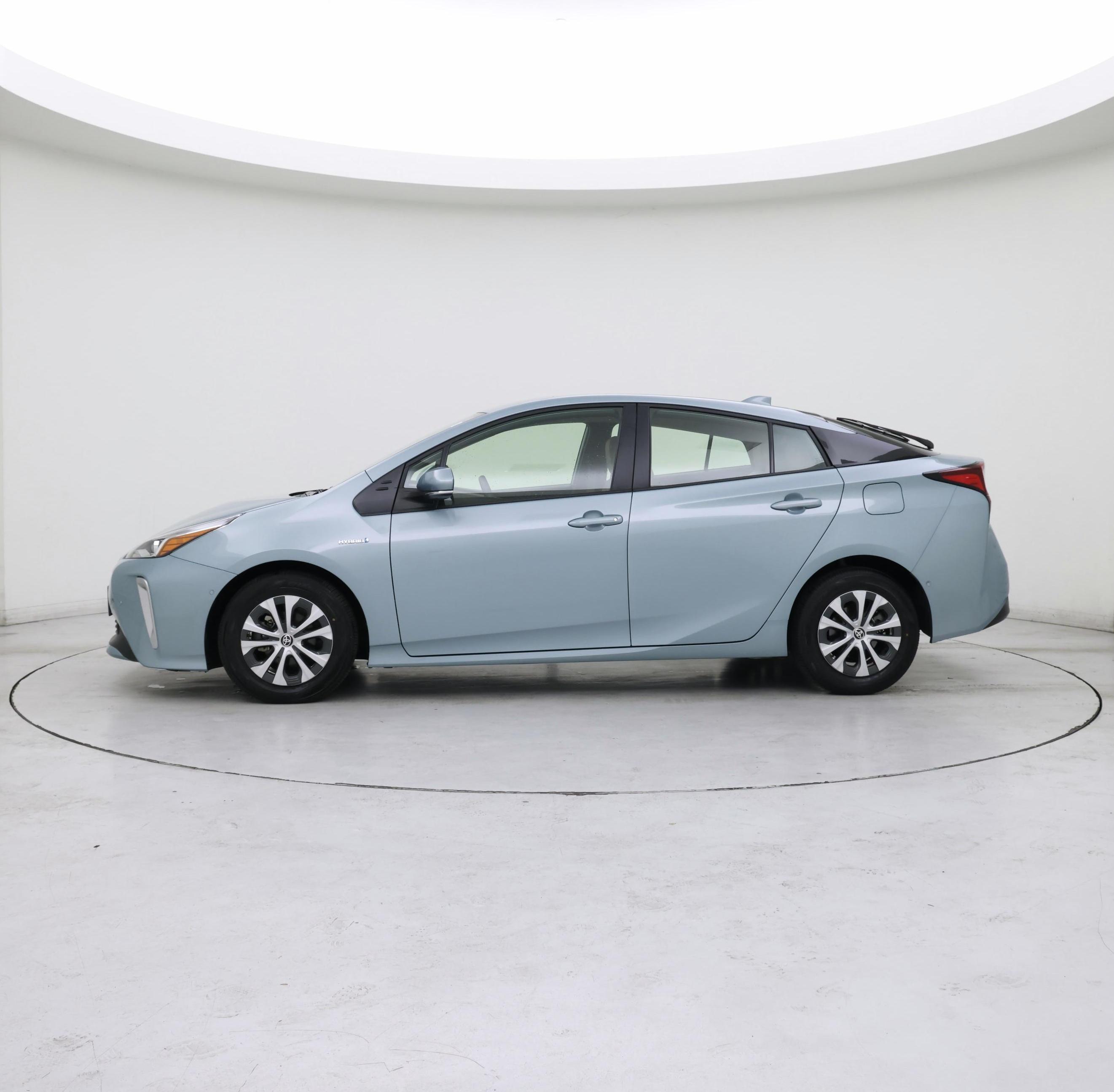 Thumbnail: 2021 Toyota Prius - 3