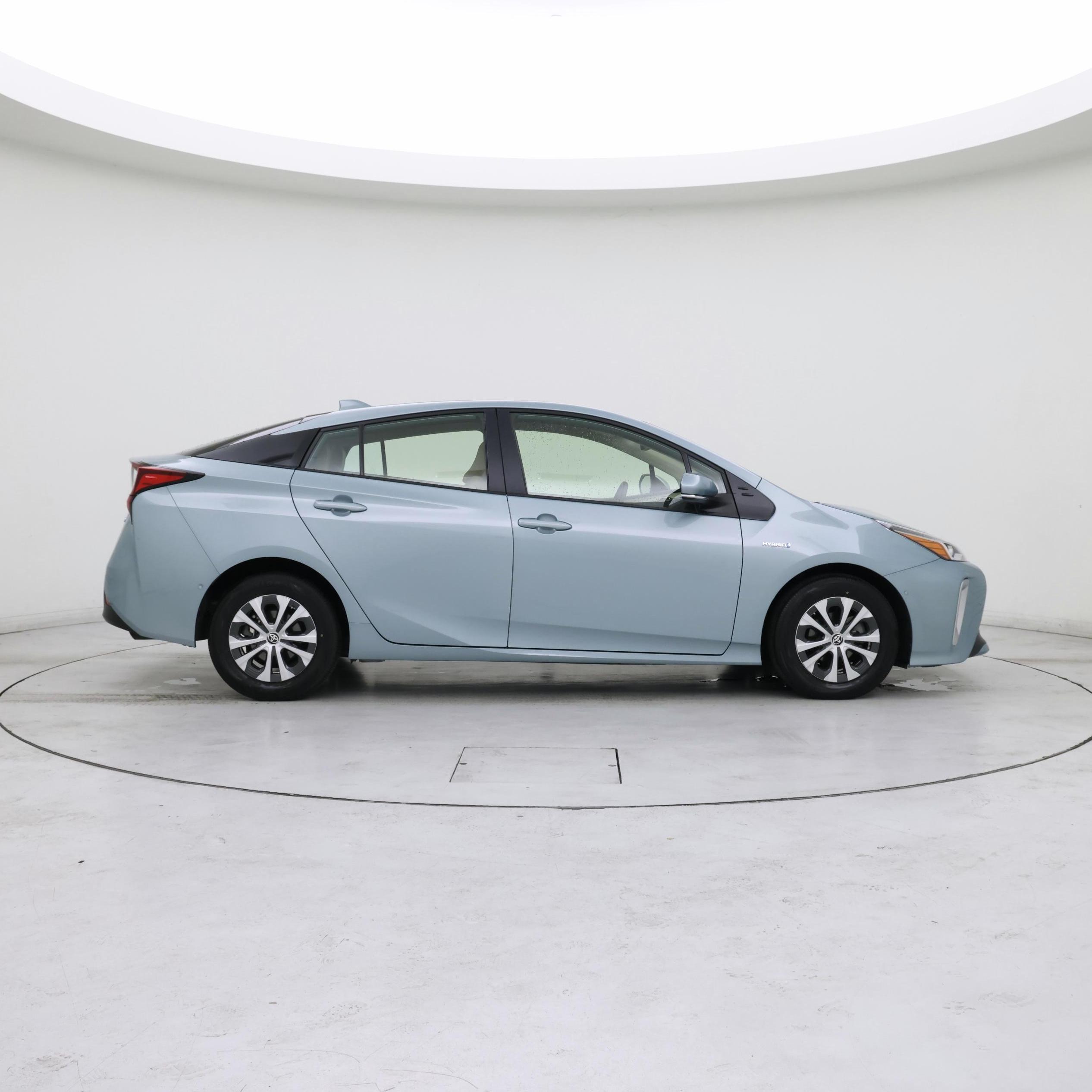 Thumbnail: 2021 Toyota Prius - 7