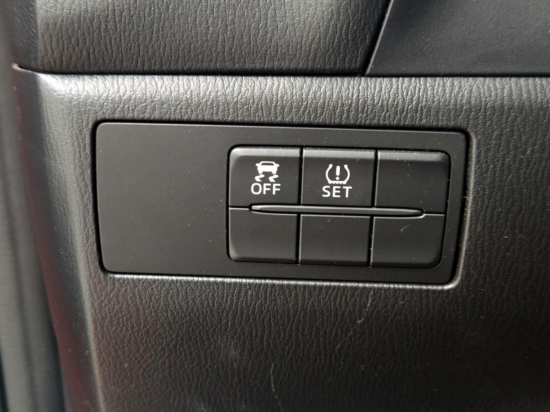 Thumbnail: 2014 Mazda Mazda3 - 13