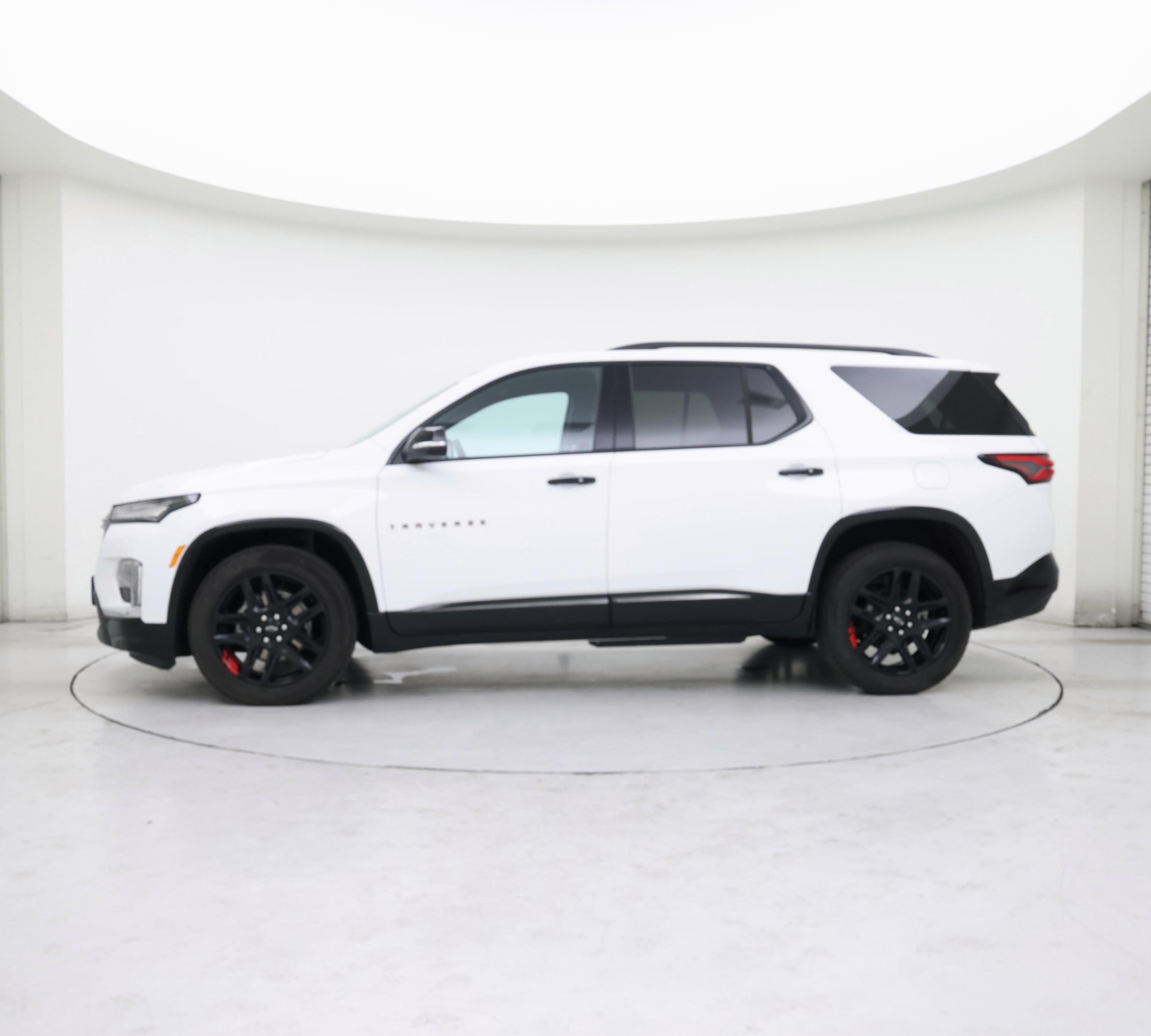 Thumbnail: 2023 Chevrolet Traverse - 3