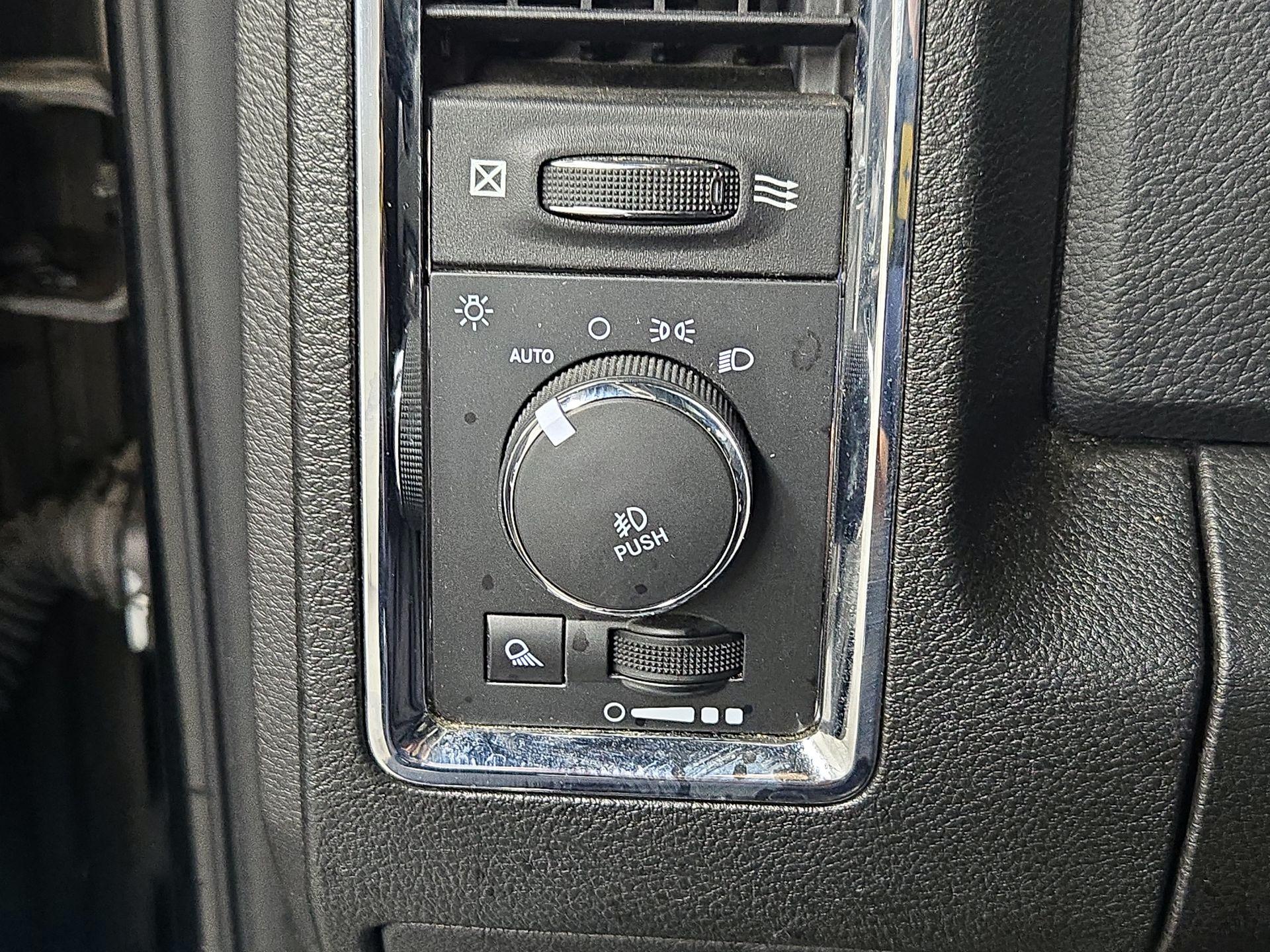 Thumbnail: 2019 RAM 1500 Classic - 13