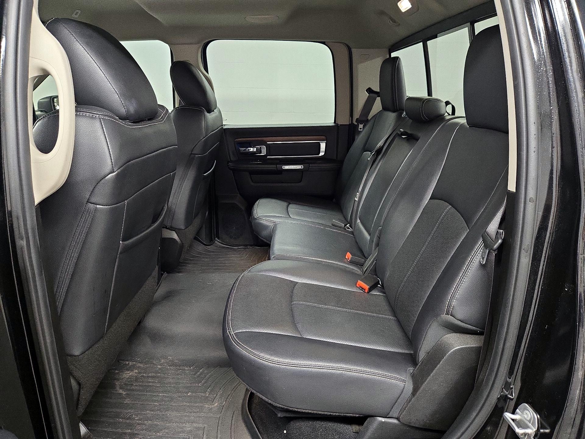 Thumbnail: 2019 RAM 1500 Classic - 18