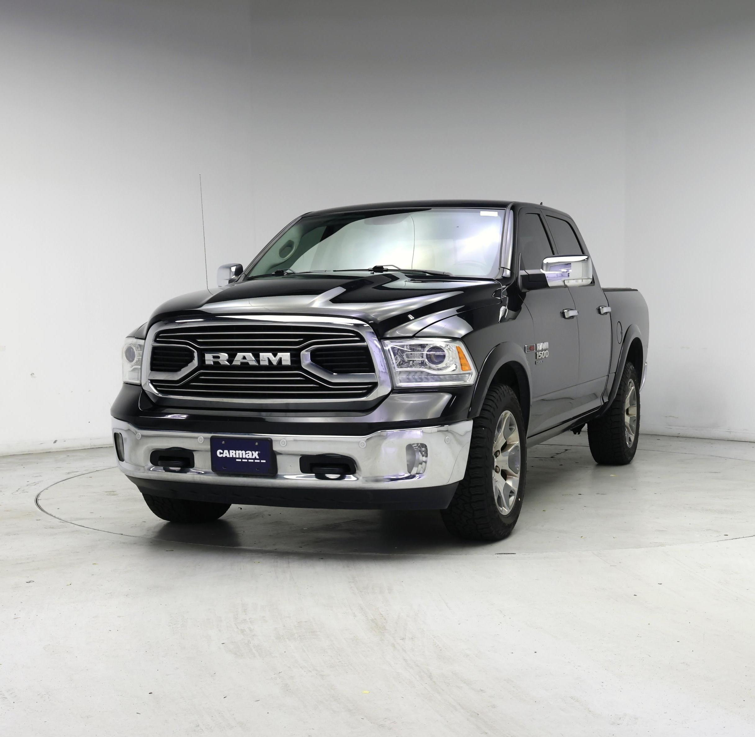 Thumbnail: 2019 RAM 1500 Classic - 4