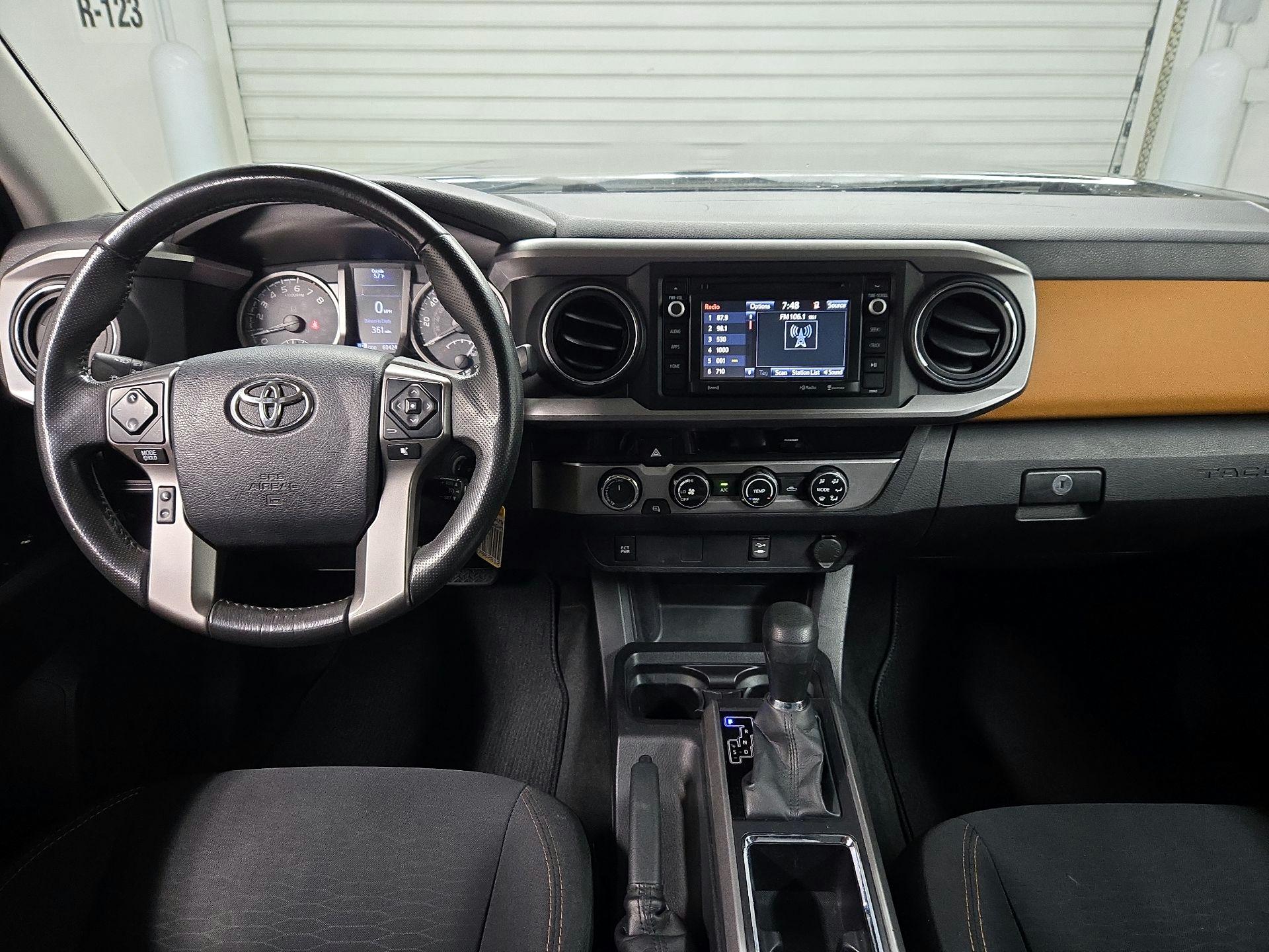 Thumbnail: 2017 Toyota Tacoma - 9