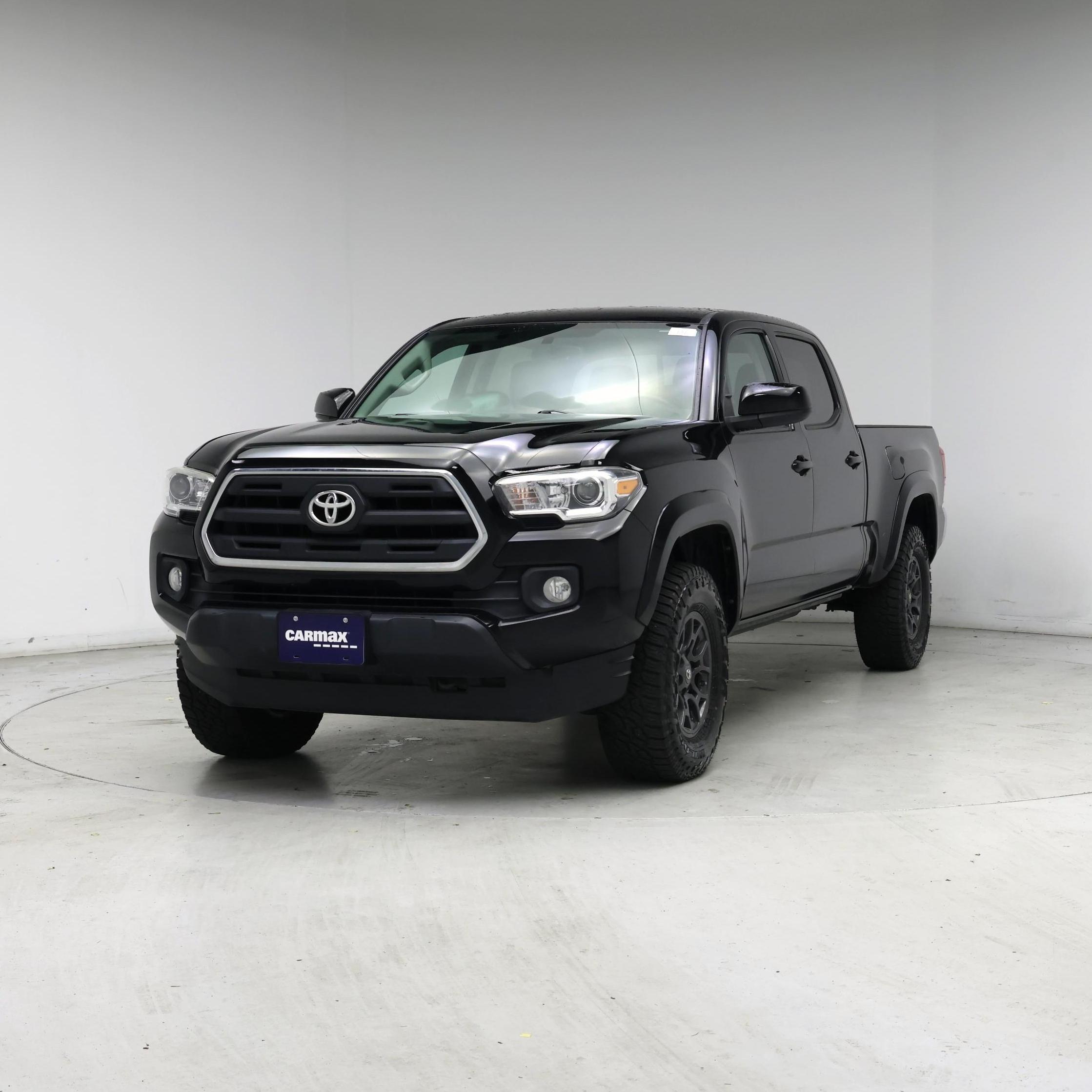 Thumbnail: 2017 Toyota Tacoma - 4