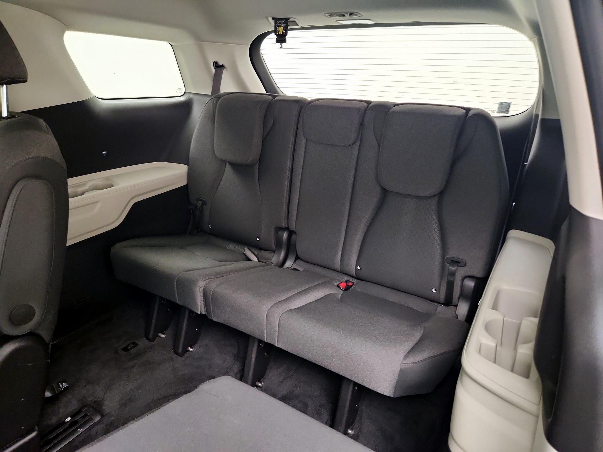 Thumbnail: 2022 Kia Carnival - 20