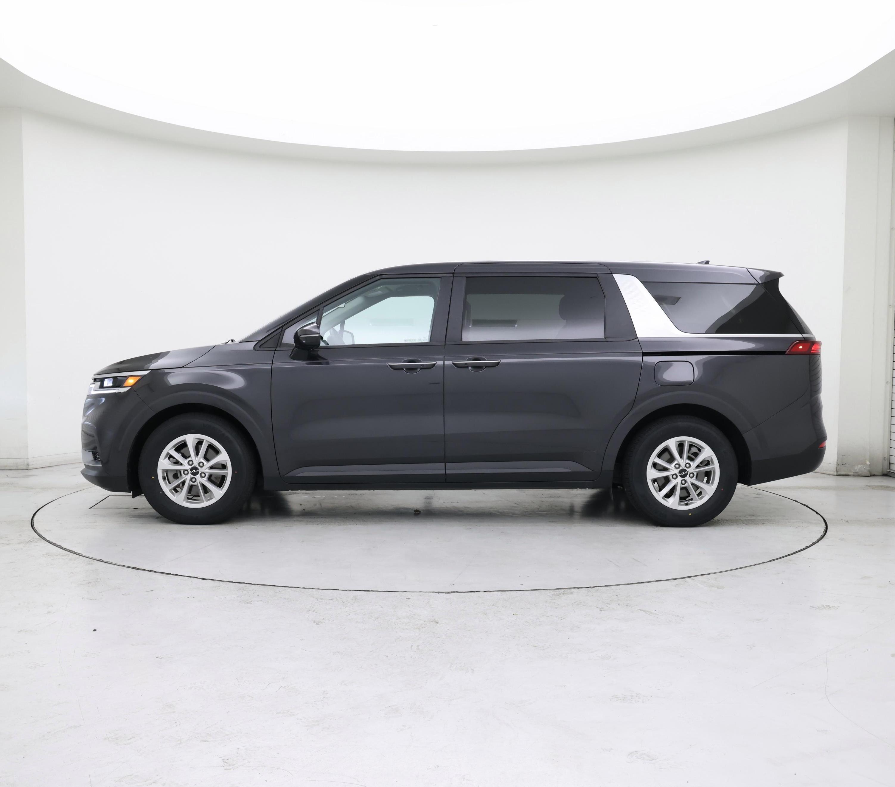 Thumbnail: 2022 Kia Carnival - 3
