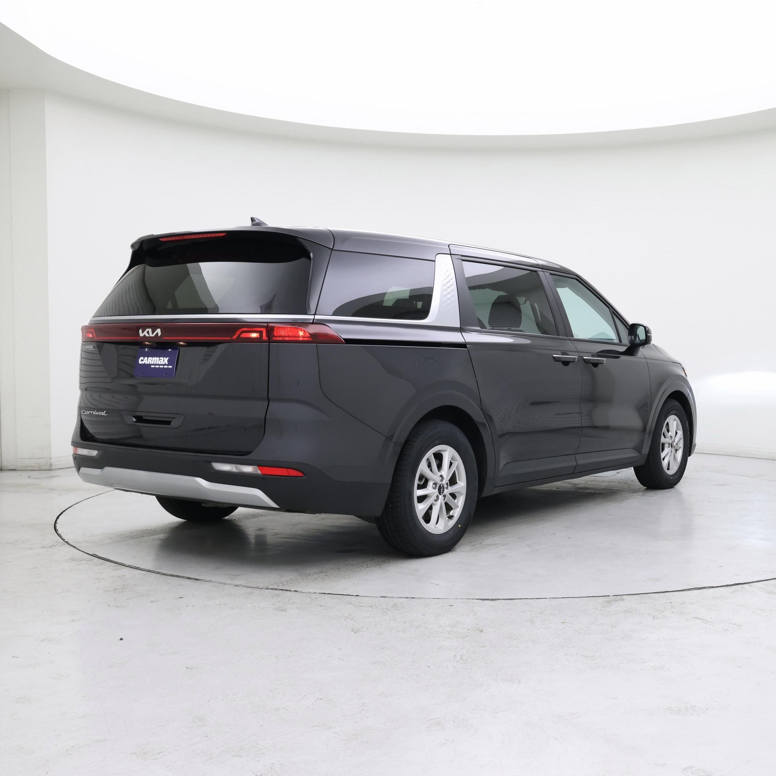 Thumbnail: 2022 Kia Carnival - 8
