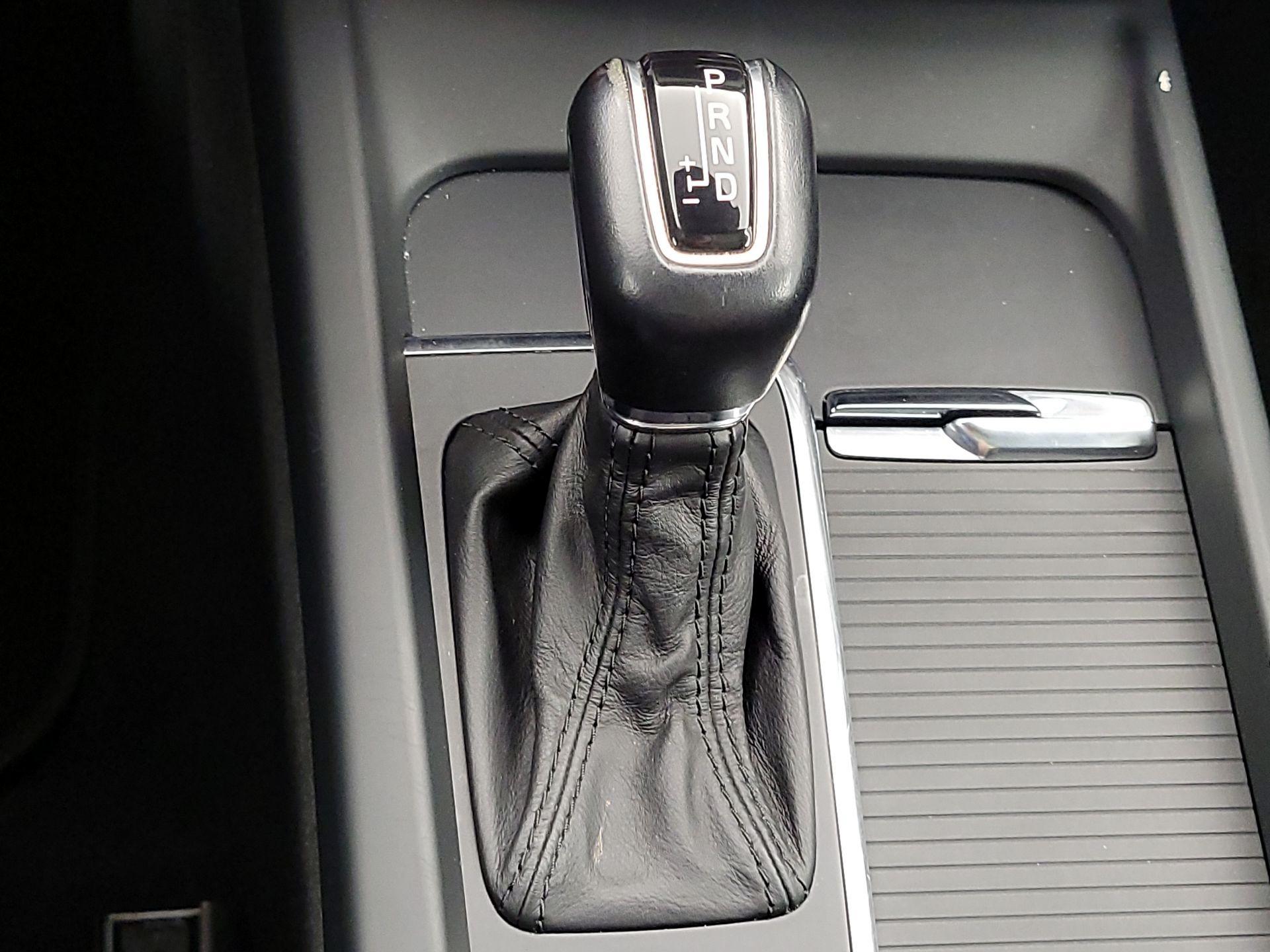 Thumbnail: 2018 Volvo XC60 - 18