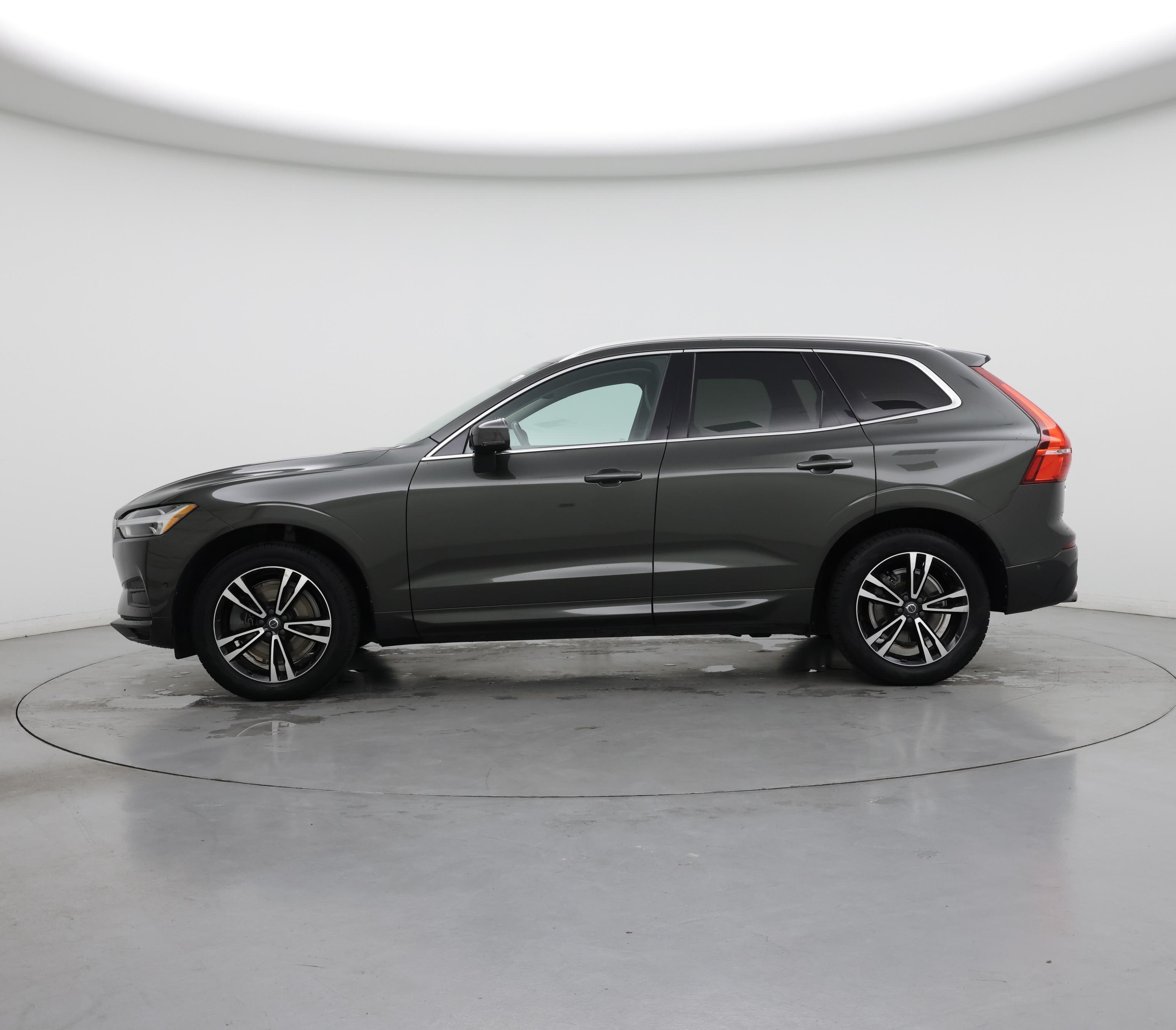Thumbnail: 2018 Volvo XC60 - 3