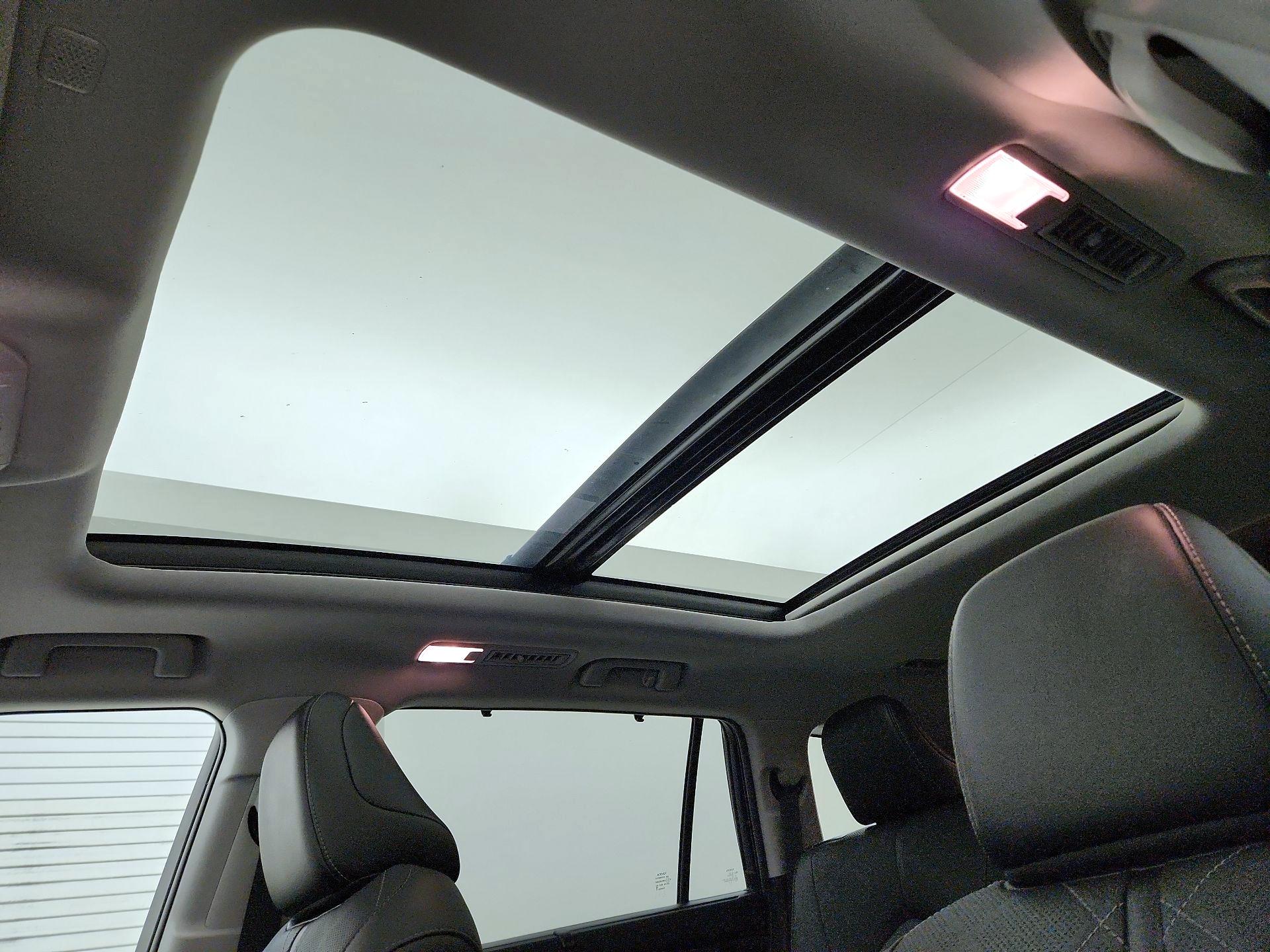 Thumbnail: 2021 Toyota Highlander - 20