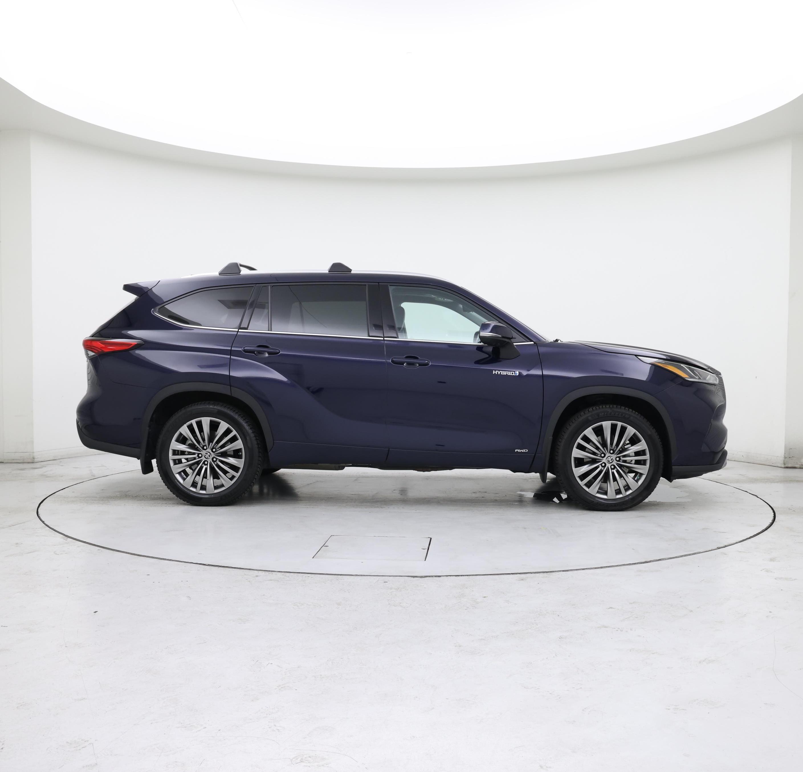 Thumbnail: 2021 Toyota Highlander - 7