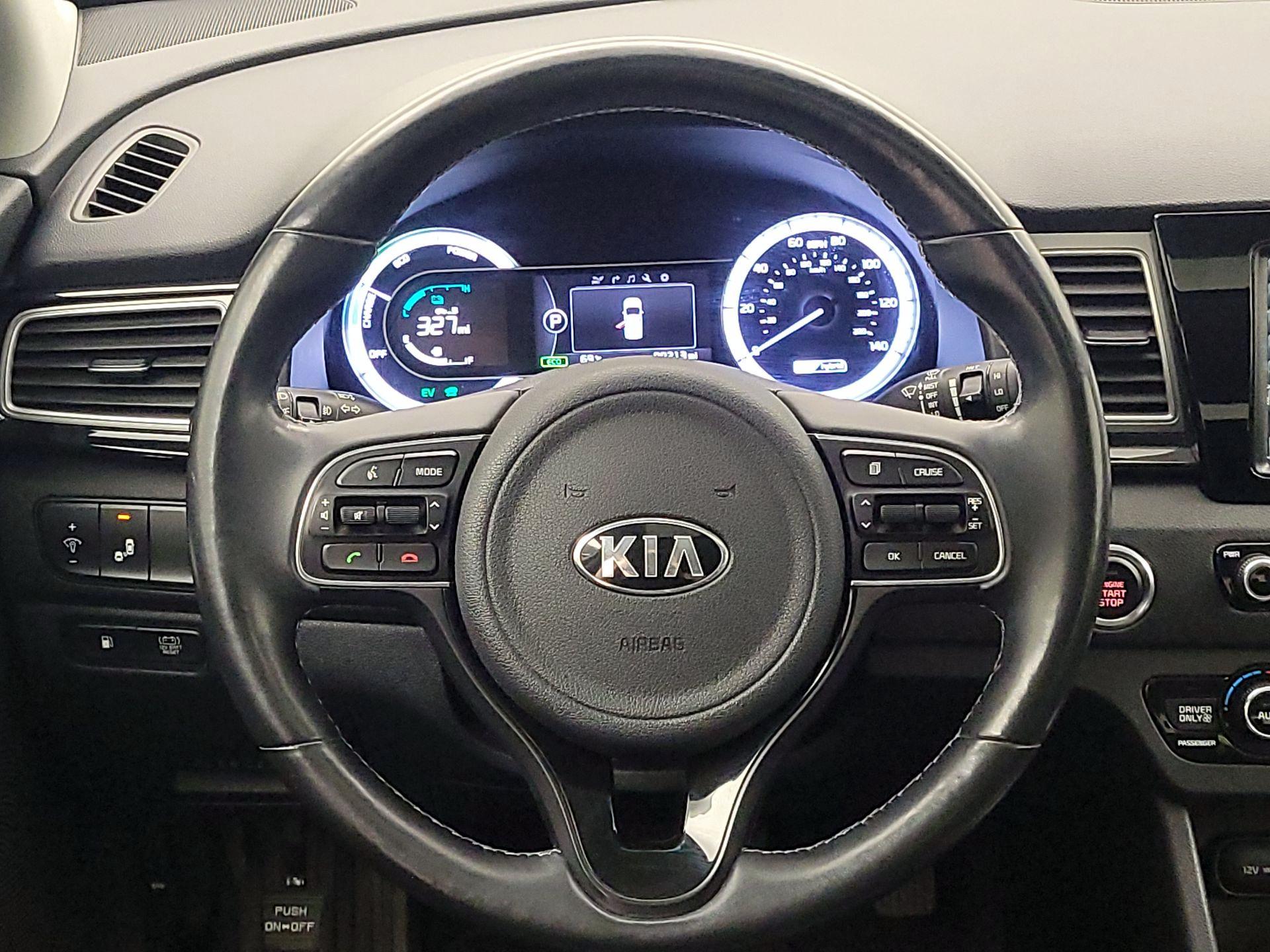 Thumbnail: 2017 Kia Niro - 10