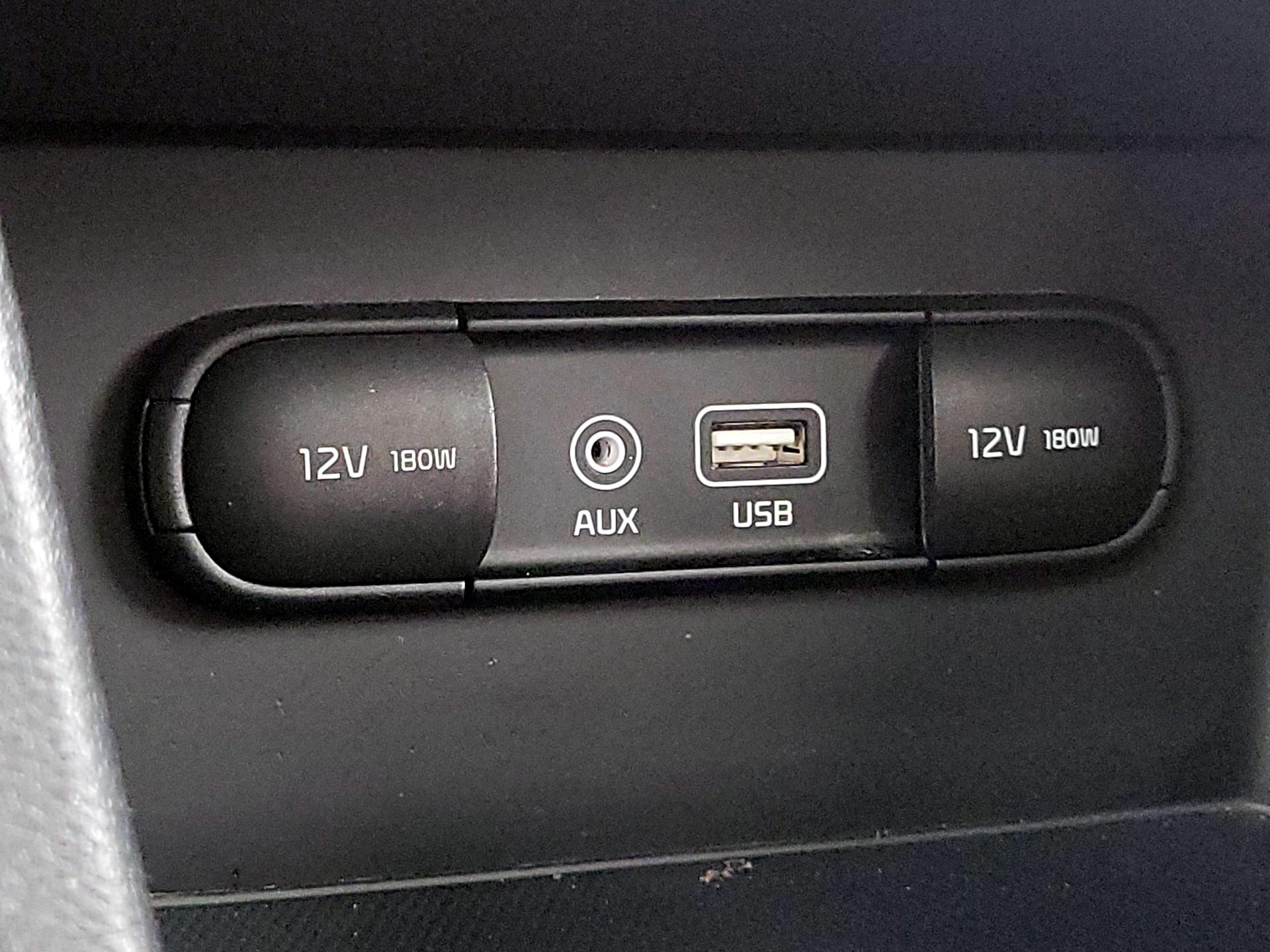 Thumbnail: 2017 Kia Niro - 19