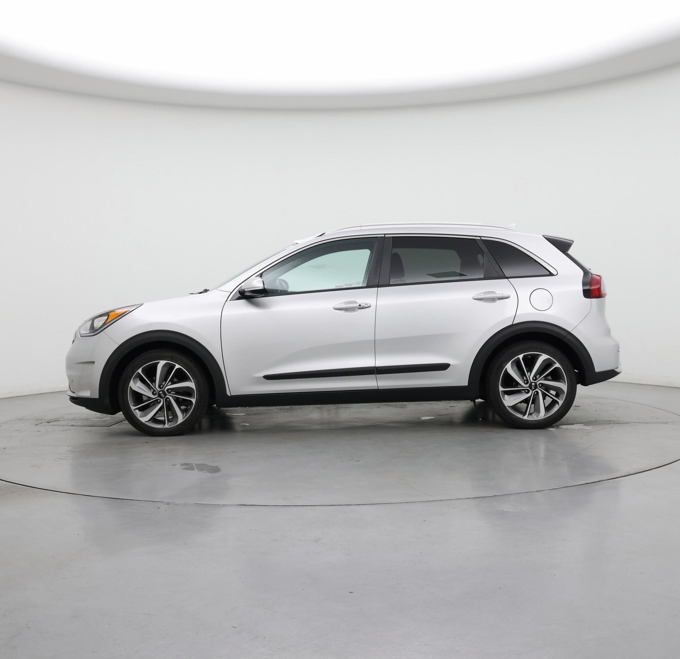 Thumbnail: 2017 Kia Niro - 3